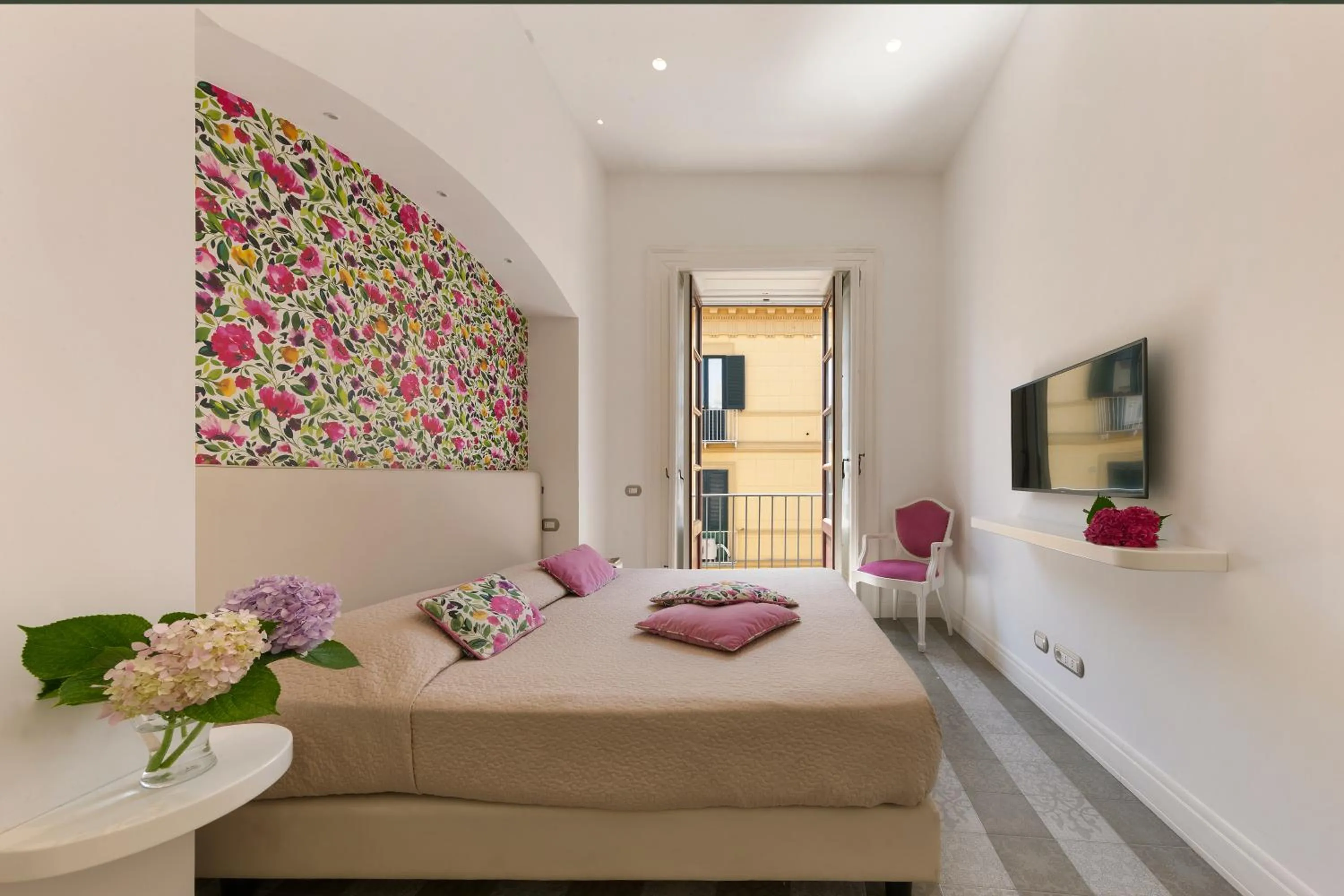 Photo of the whole room, Bed in La Casa dell'Orologio - MAIN SQUARE