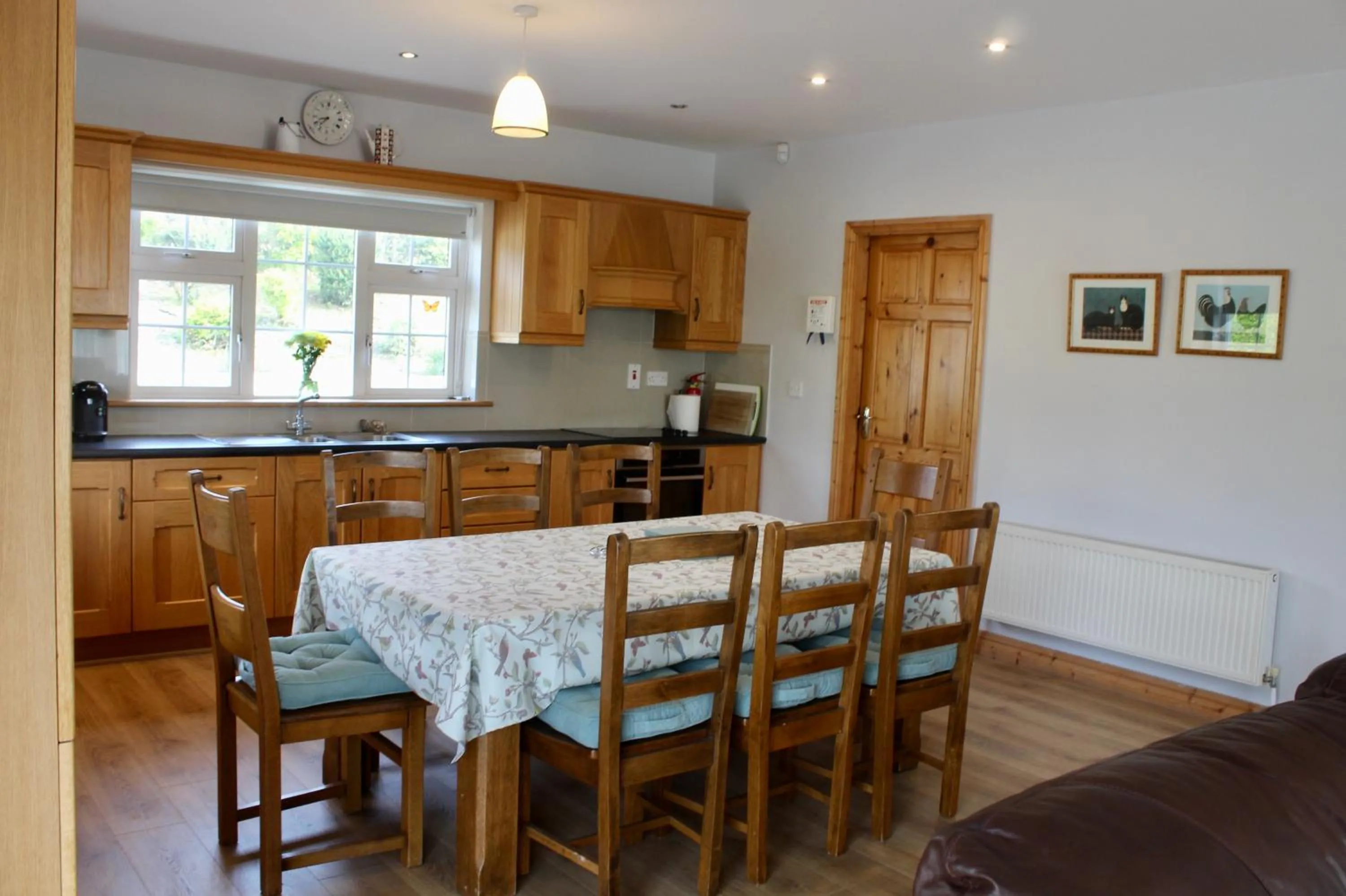 Dining area in Mount Leinster View