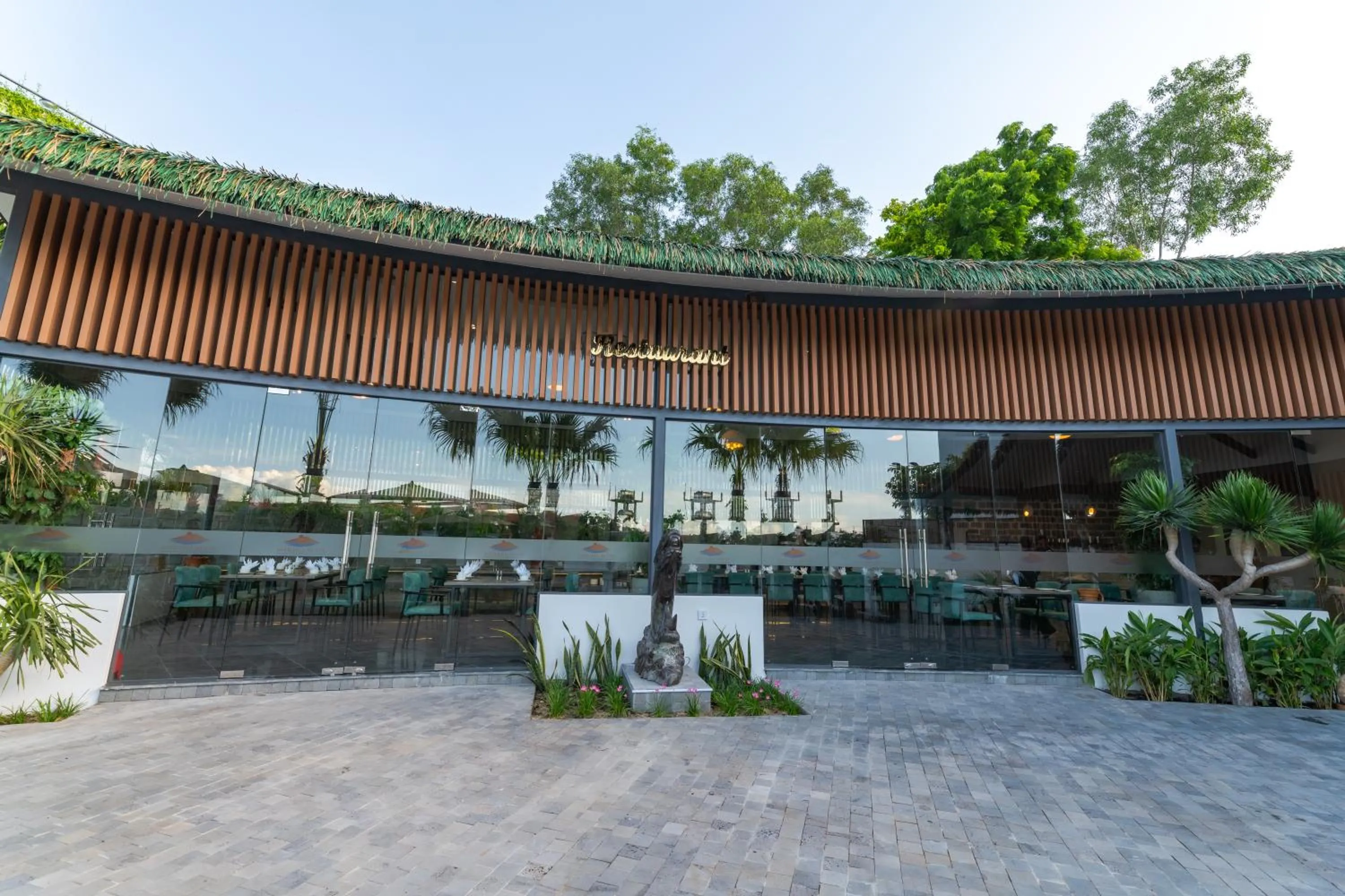 Restaurant/places to eat in Pandora Sand Hill Mũi Né Resort