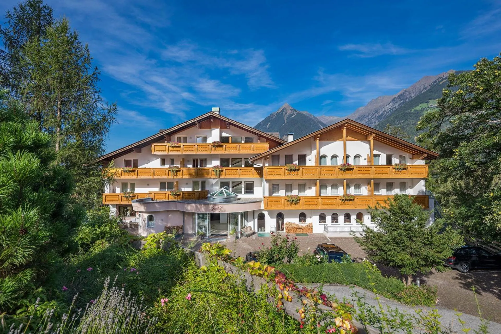 Facade/entrance in Family Hotel Gutenberg