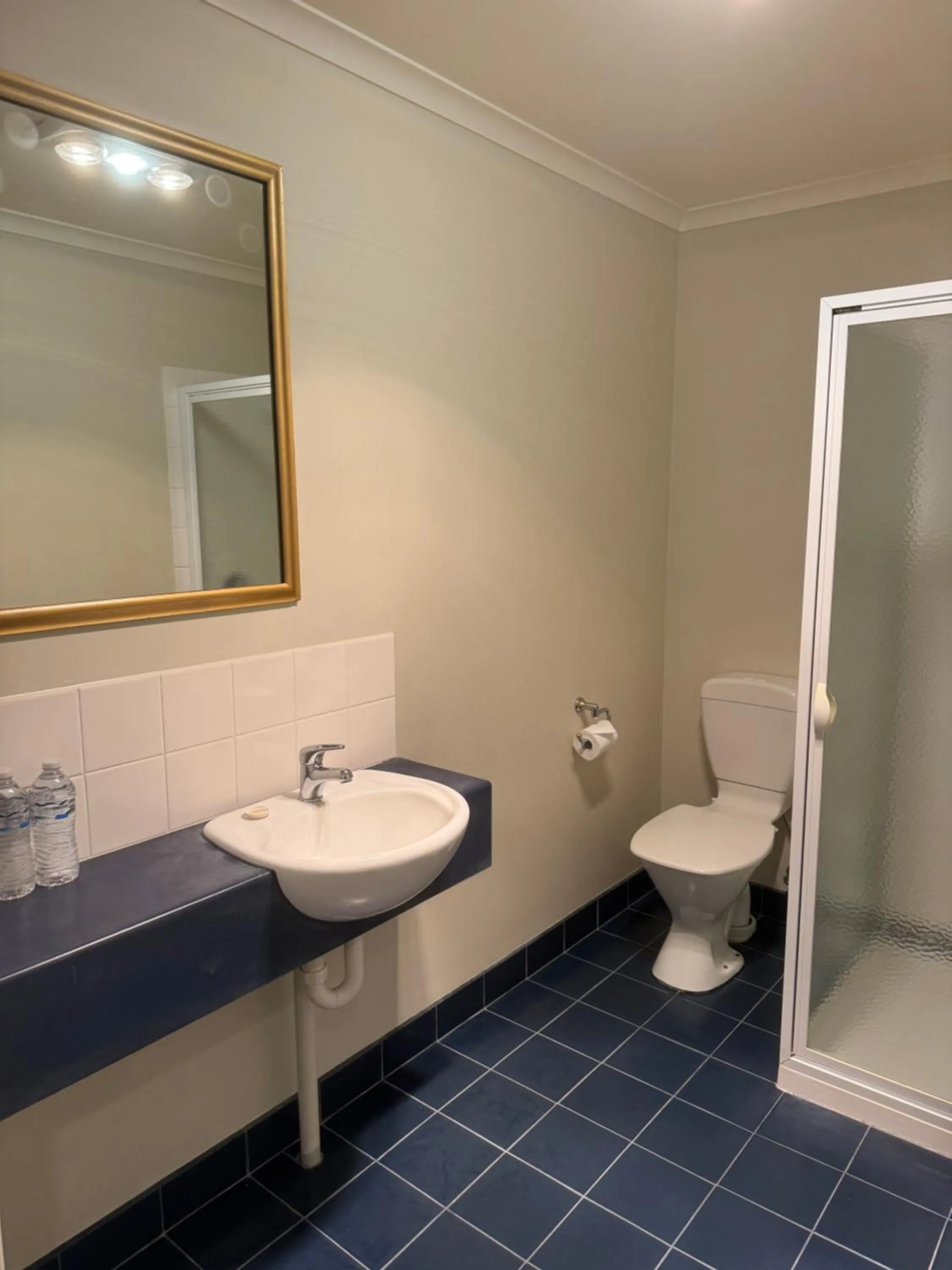 Shower in Douglas Riverside