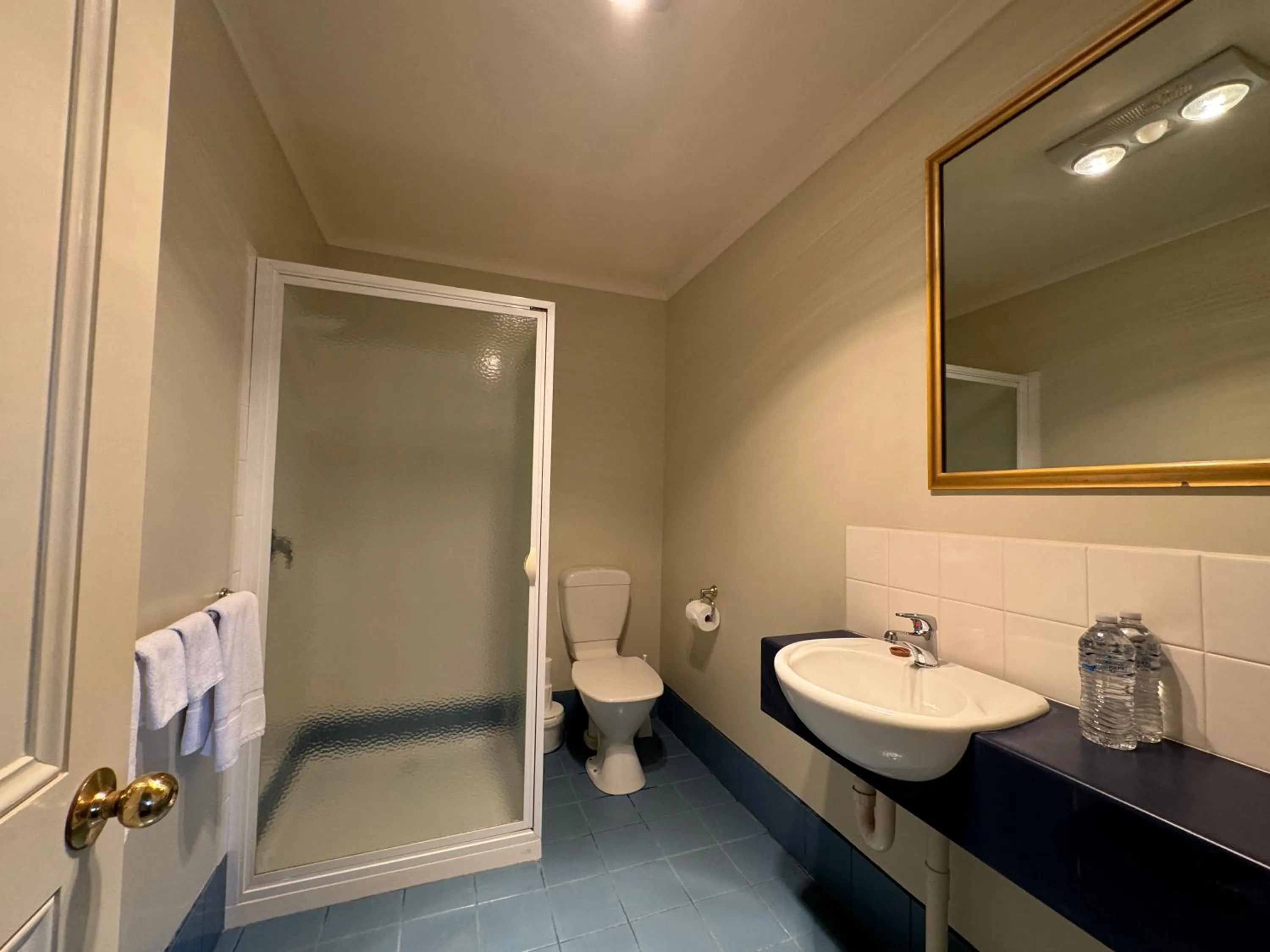 Shower in Douglas Riverside