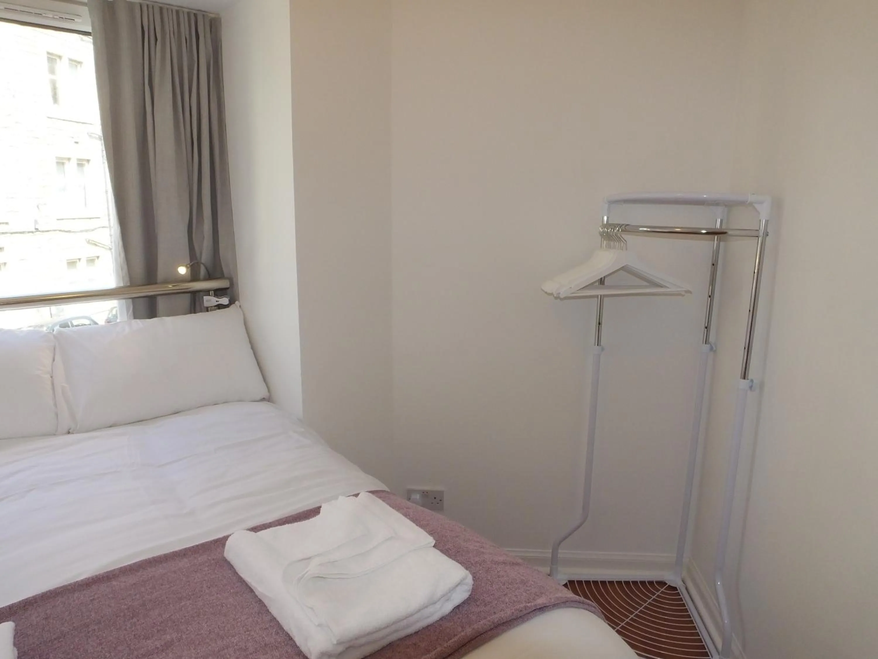 Bedroom, Bed in Lochrin Apartments by Edinburgh City Apartments