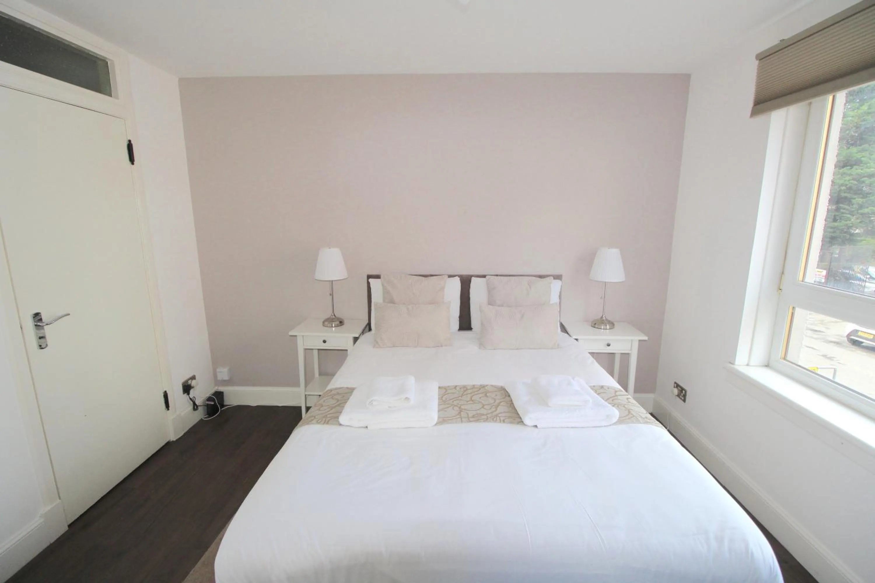 Bed in Lochrin Apartments by Edinburgh City Apartments