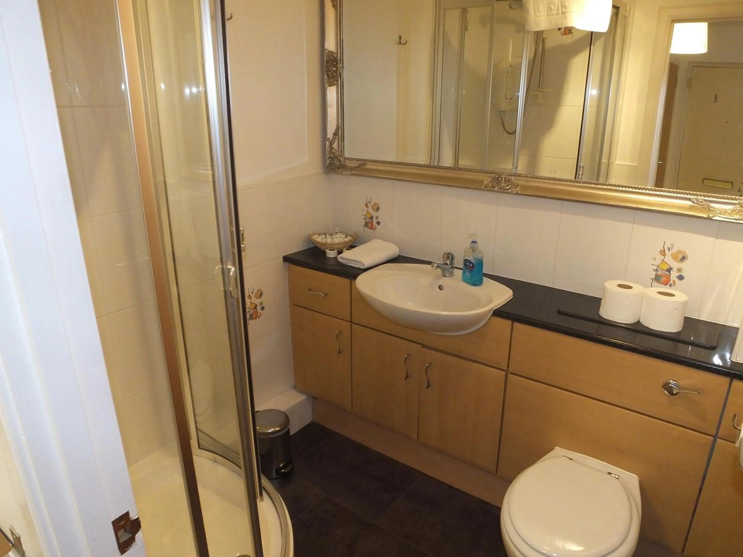 Bathroom in Lochrin Apartments by Edinburgh City Apartments