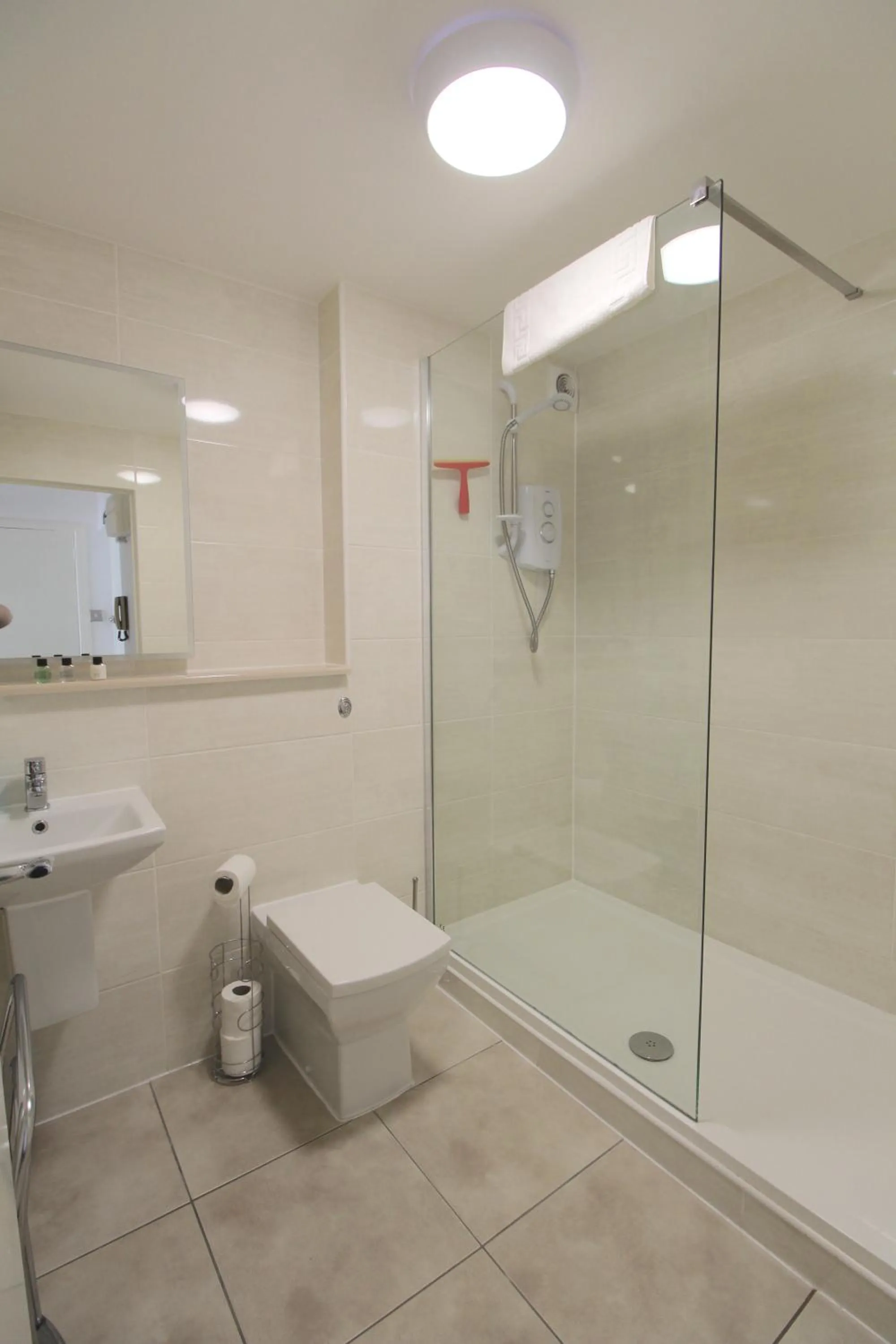 Bathroom in Lochrin Apartments by Edinburgh City Apartments