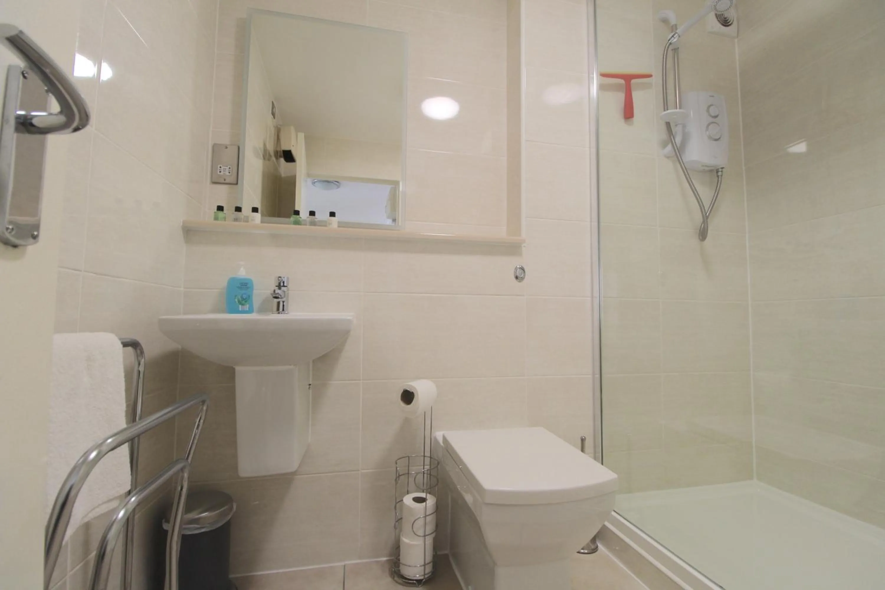 Bathroom in Lochrin Apartments by Edinburgh City Apartments
