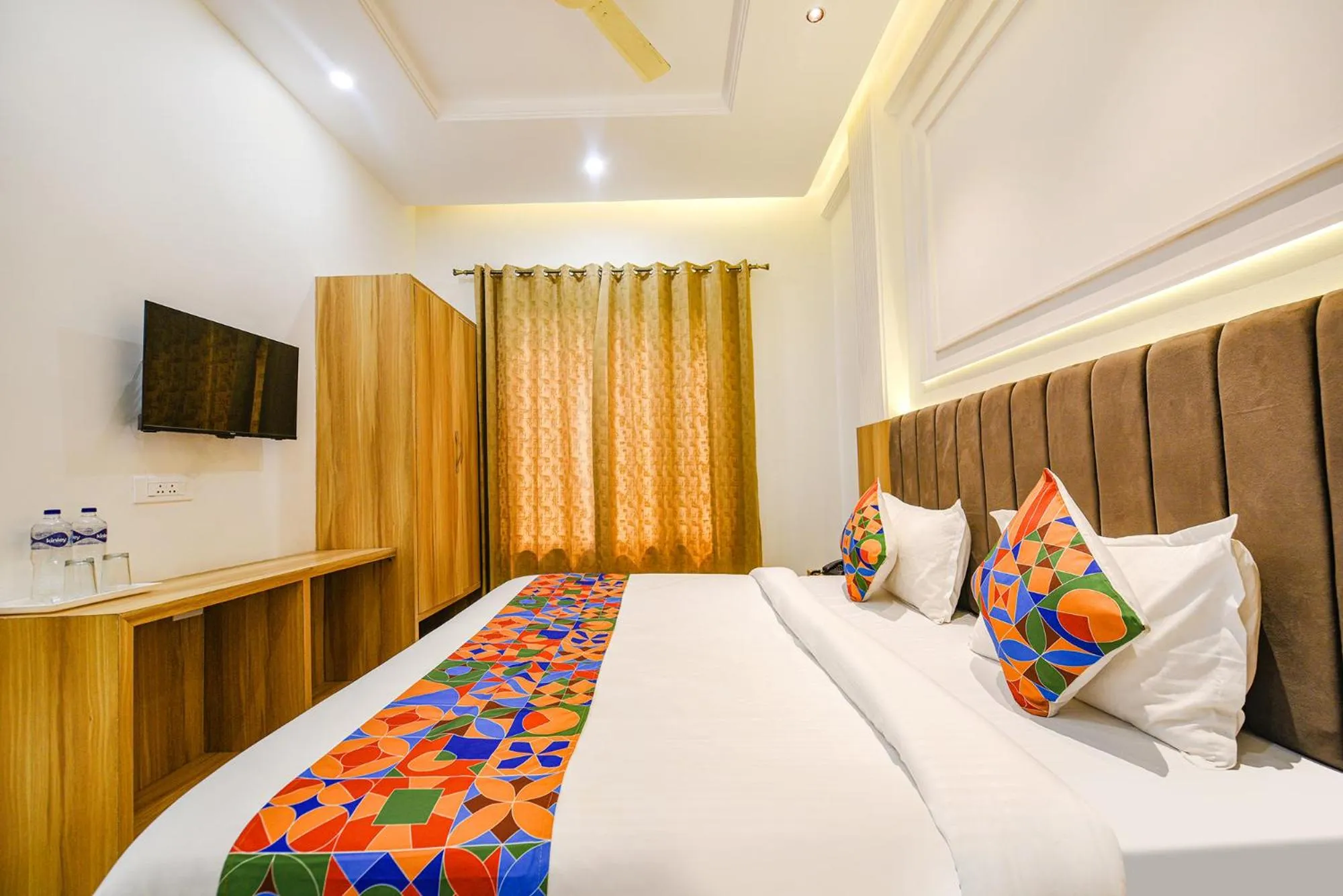 Bed in FabHotel Midway