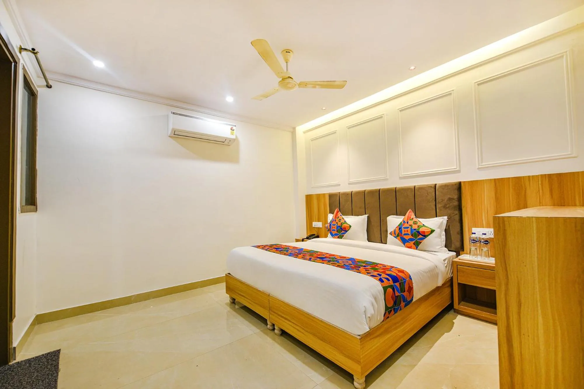 Bed in FabHotel Midway