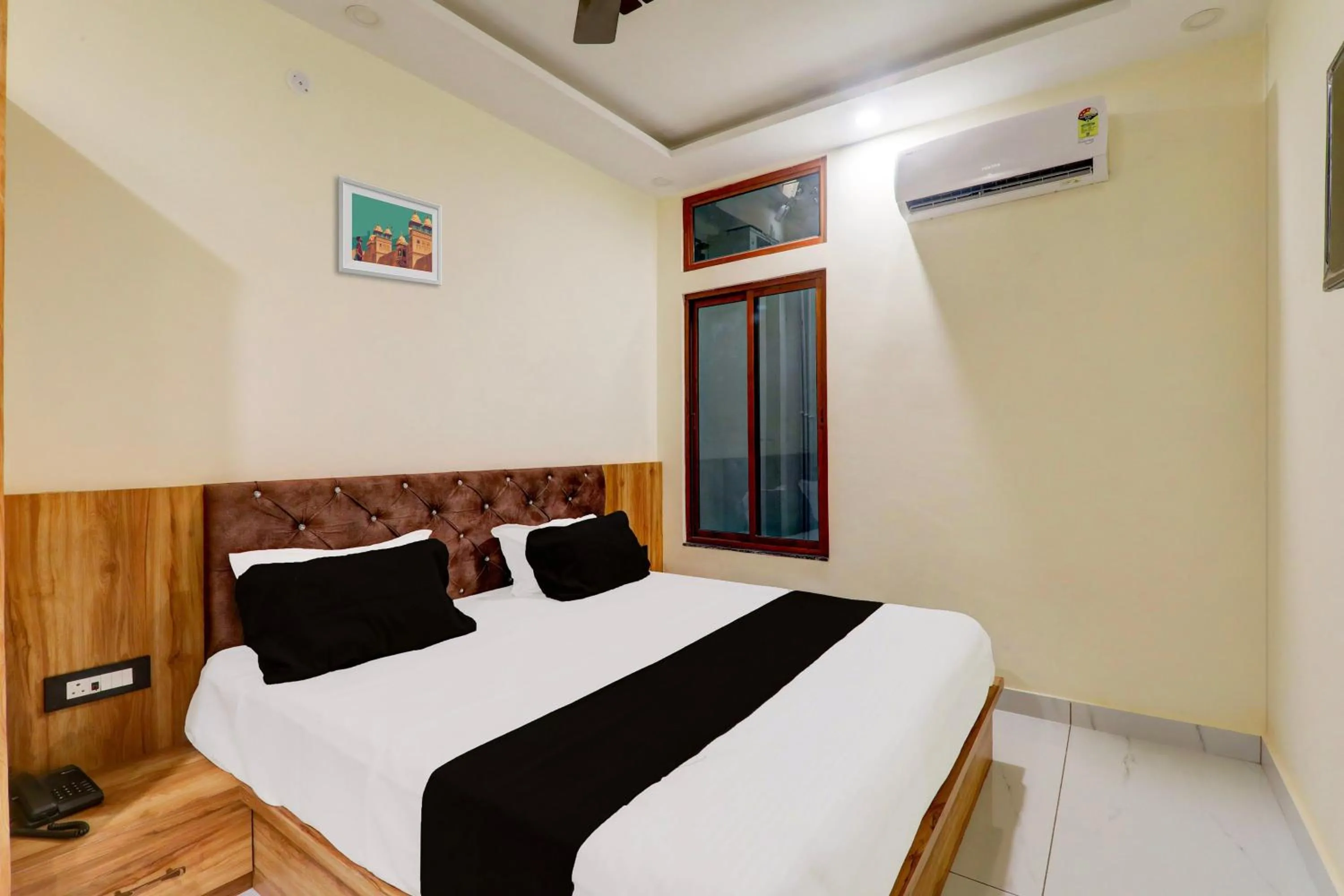 Bedroom, Bed in Super Hotel O Manyam Palace