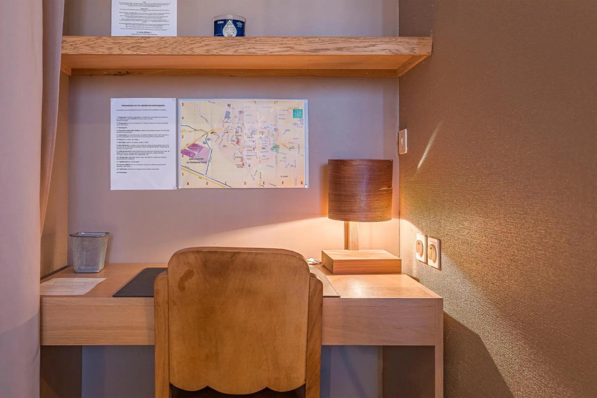 Seating area, Bed in Résidence L'Atelier