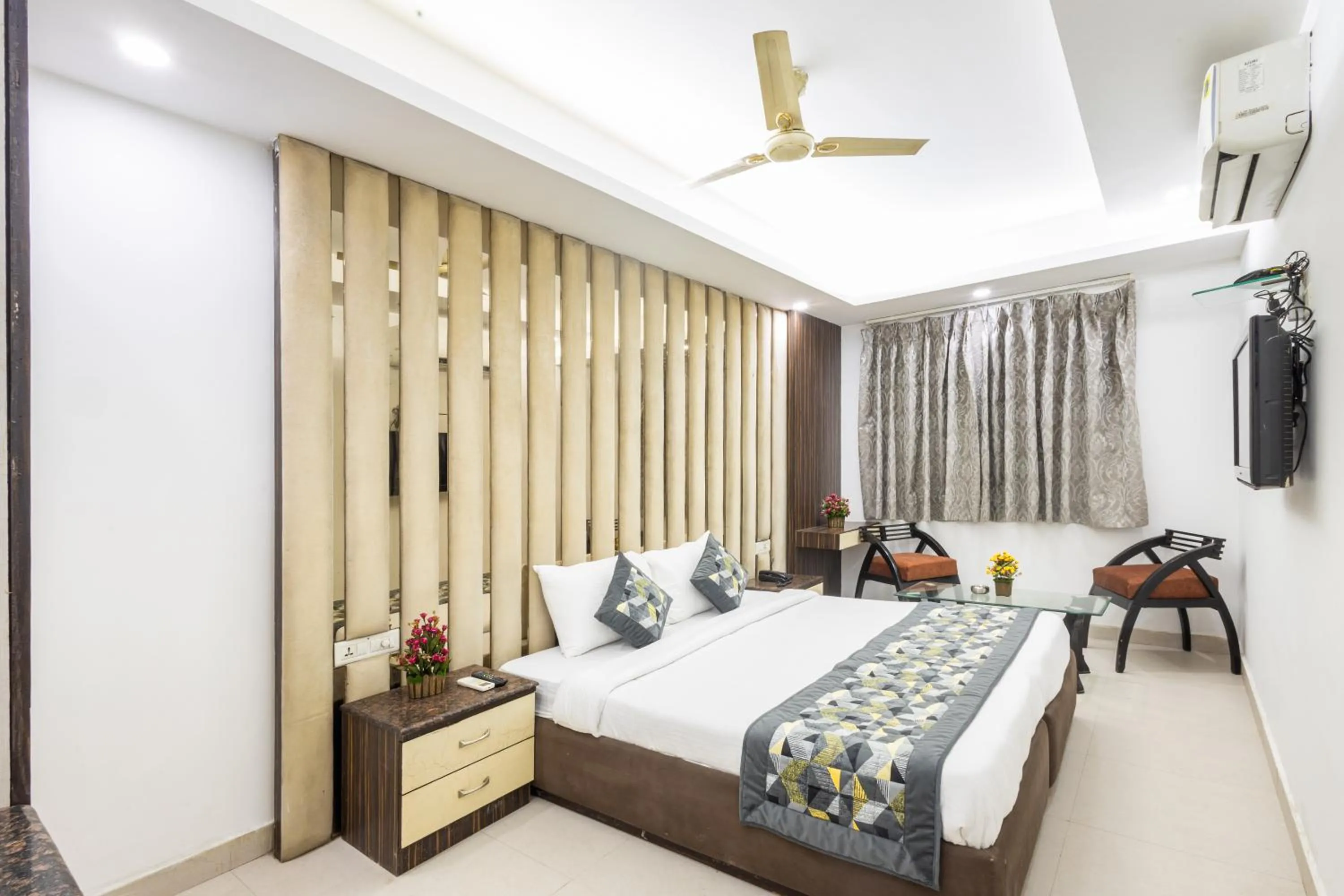 Hotel The Gold Inn - Walking Distance From Gaffar Market Karol Bagh Delhi