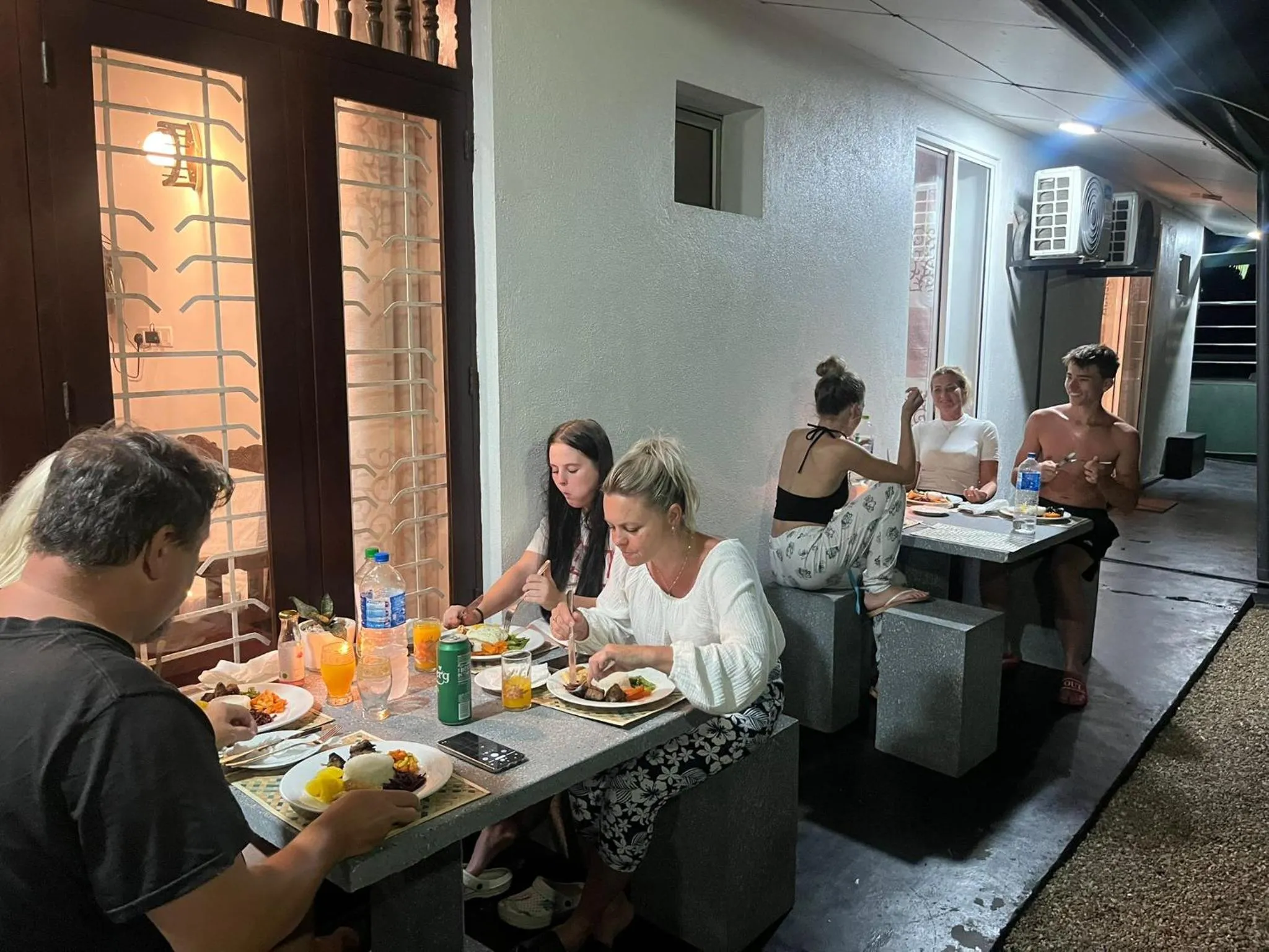 Restaurant/places to eat in Aurelle Villa
