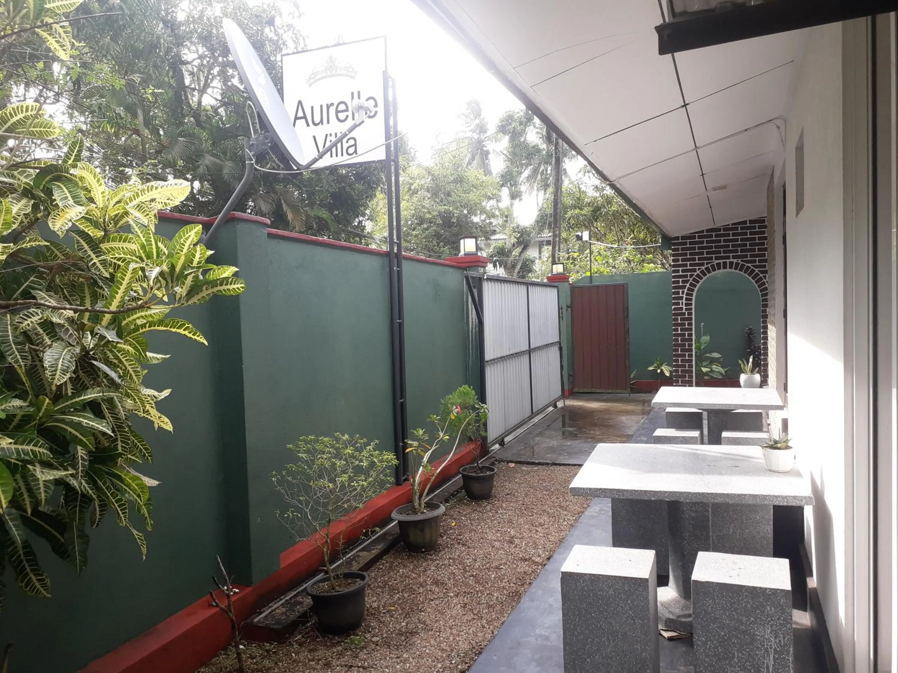 Restaurant/places to eat in Aurelle Villa