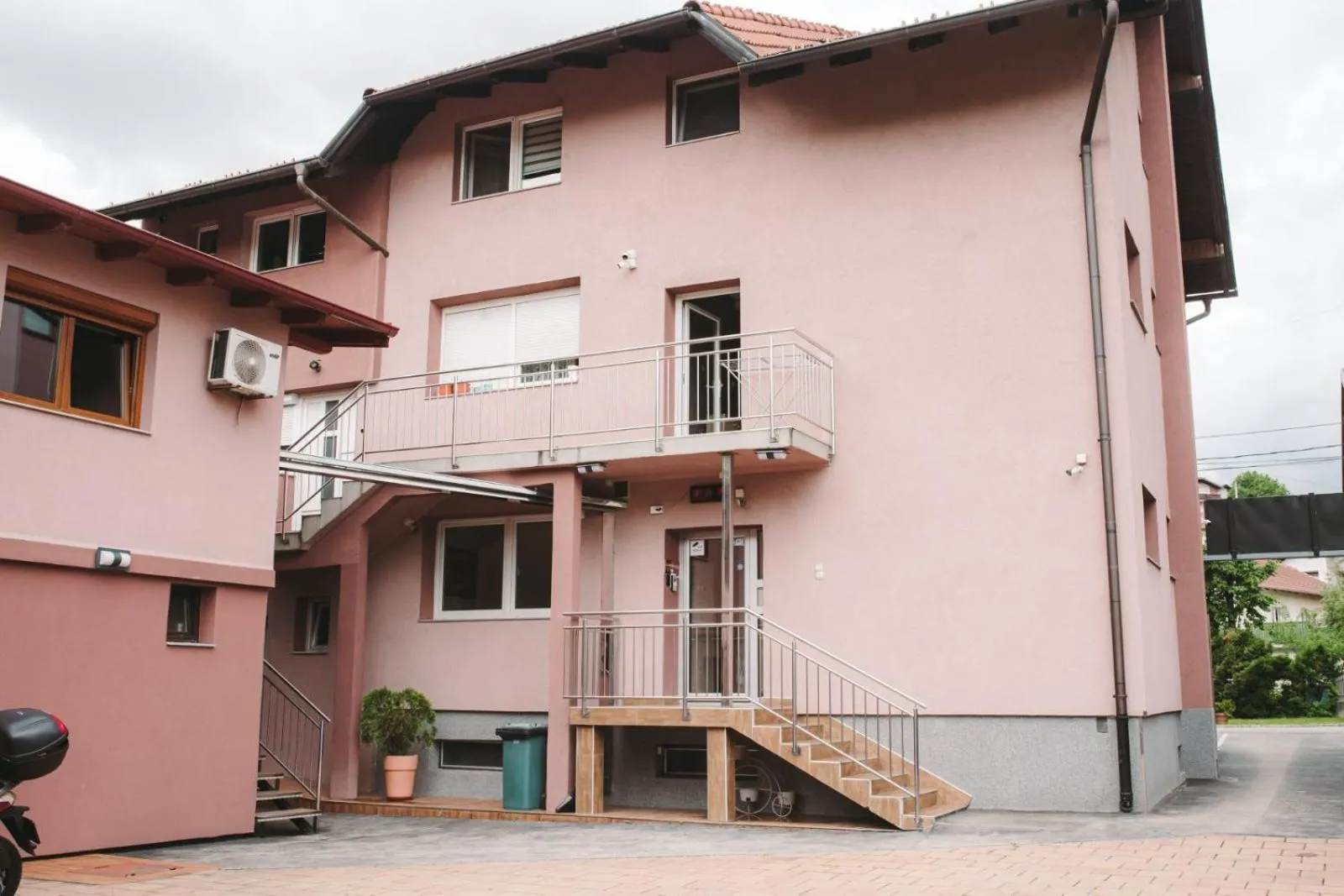 Apartmani Vesto