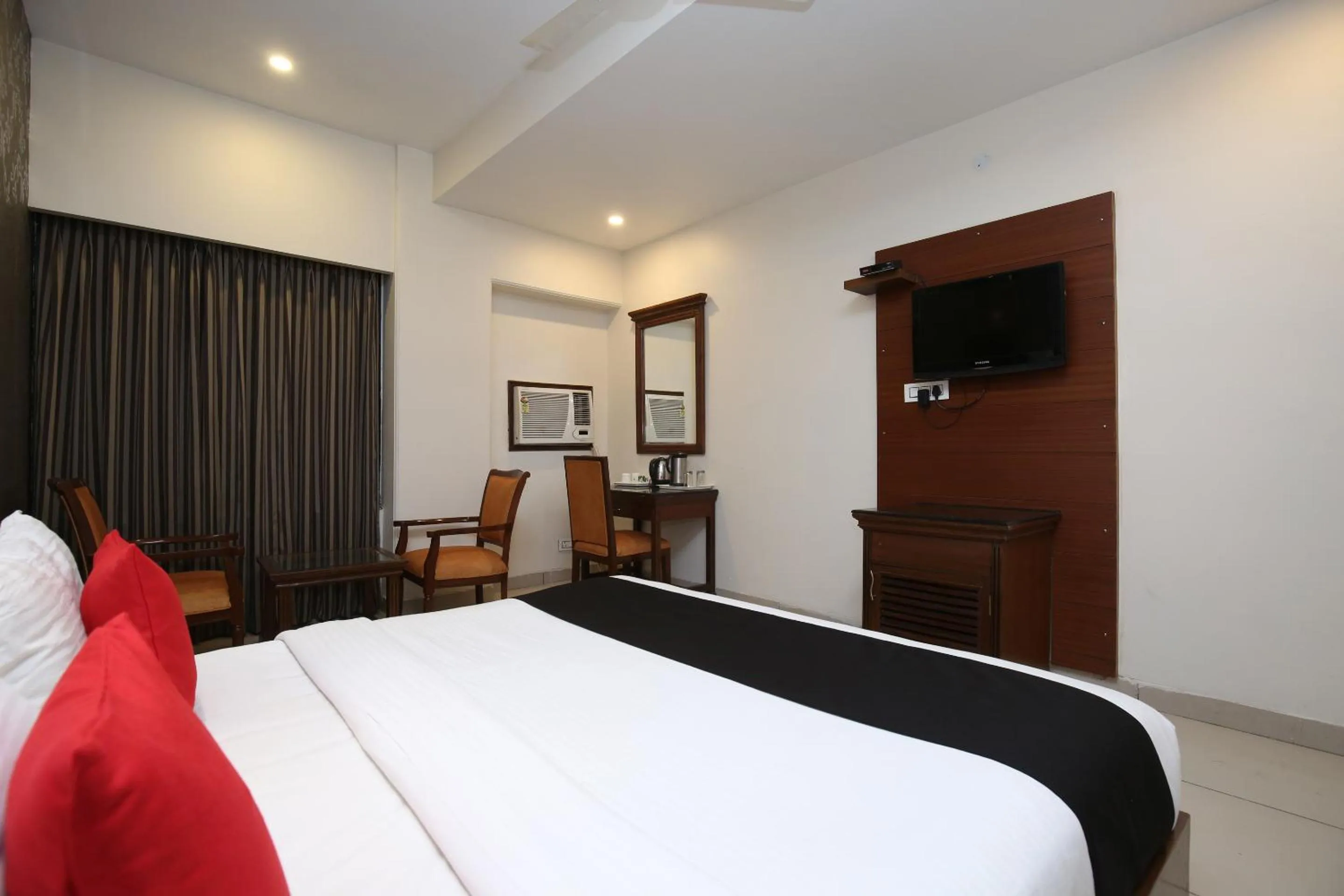 Bedroom, Bed in Hotel Shagun Chandigarh Zirakpur