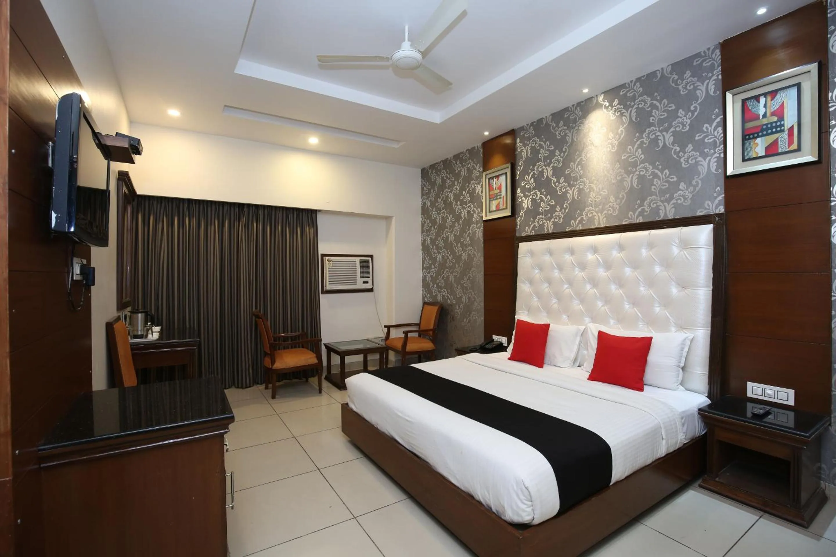 Bedroom, Bed in Hotel Shagun Chandigarh Zirakpur