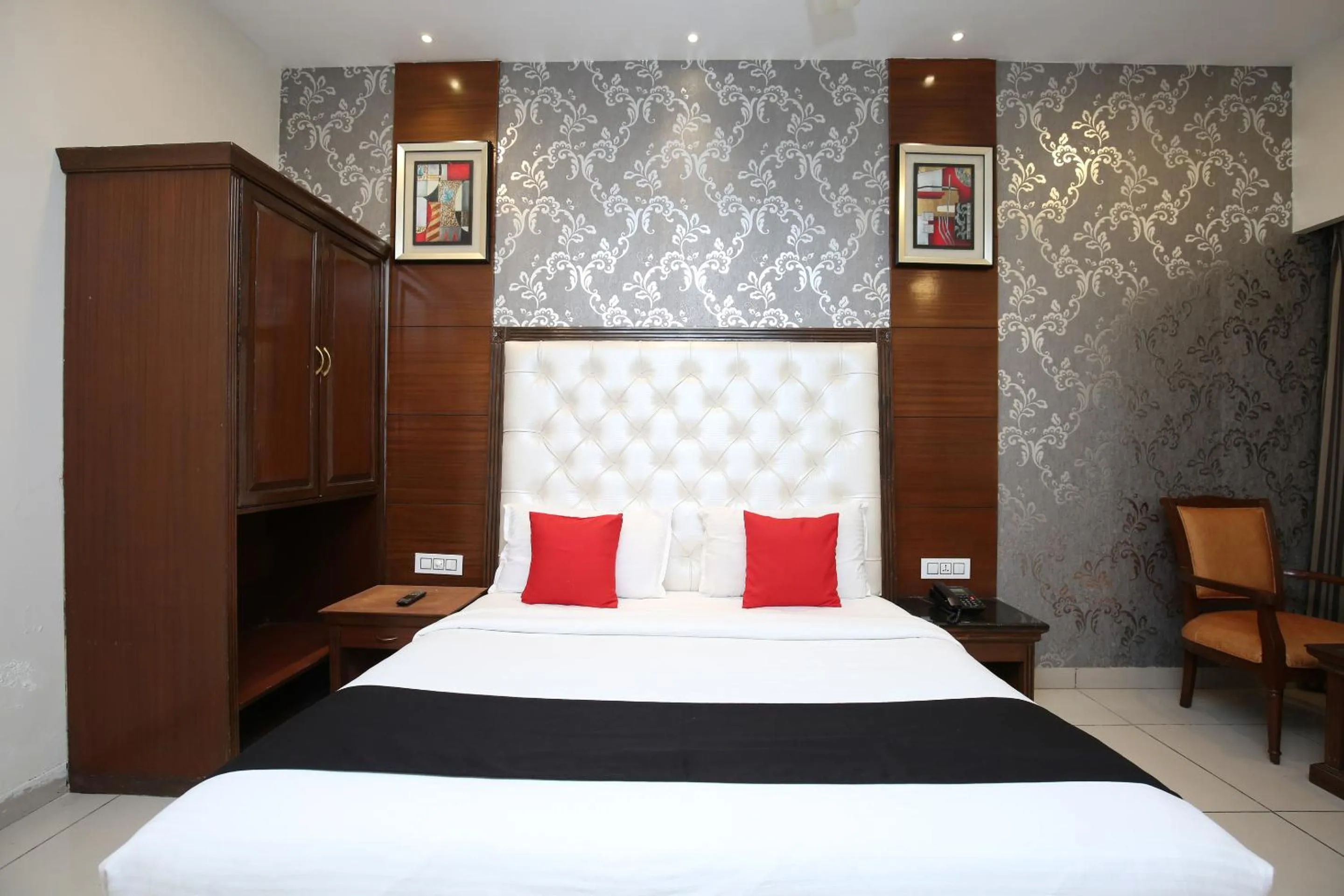 Bedroom, Bed in Hotel Shagun Chandigarh Zirakpur