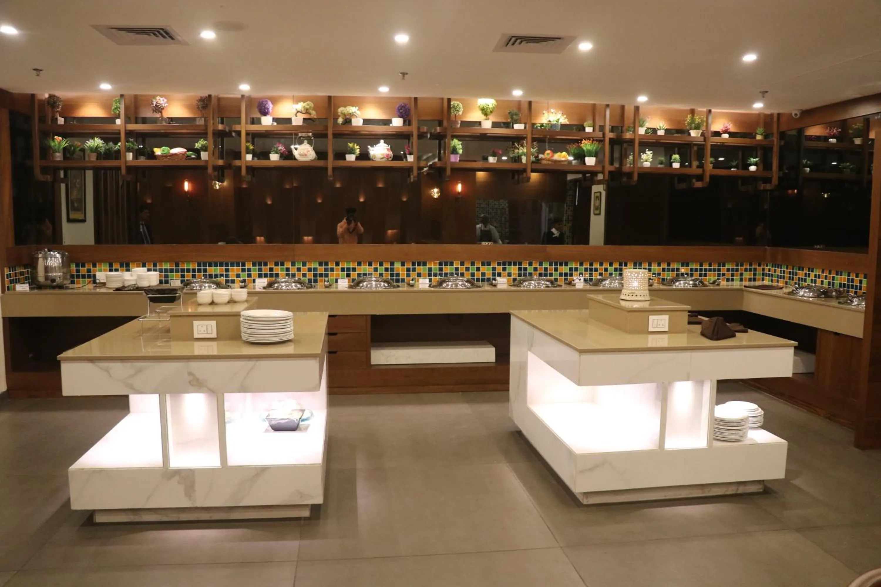 Restaurant/places to eat in Hotel Shagun Chandigarh Zirakpur