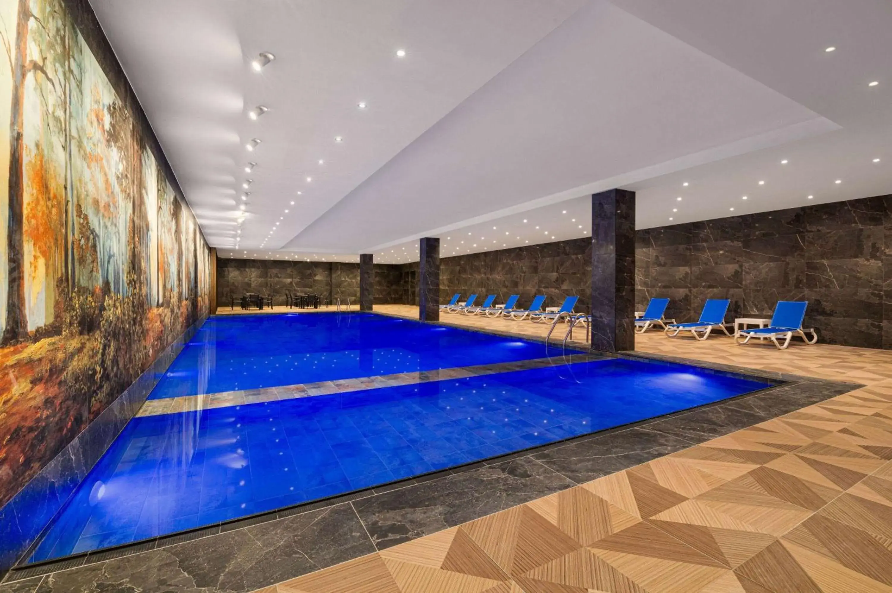 Swimming pool in Ramada by Wyndham Gaziantep Swimming pool in Ramada by Wyndham Gaziantep