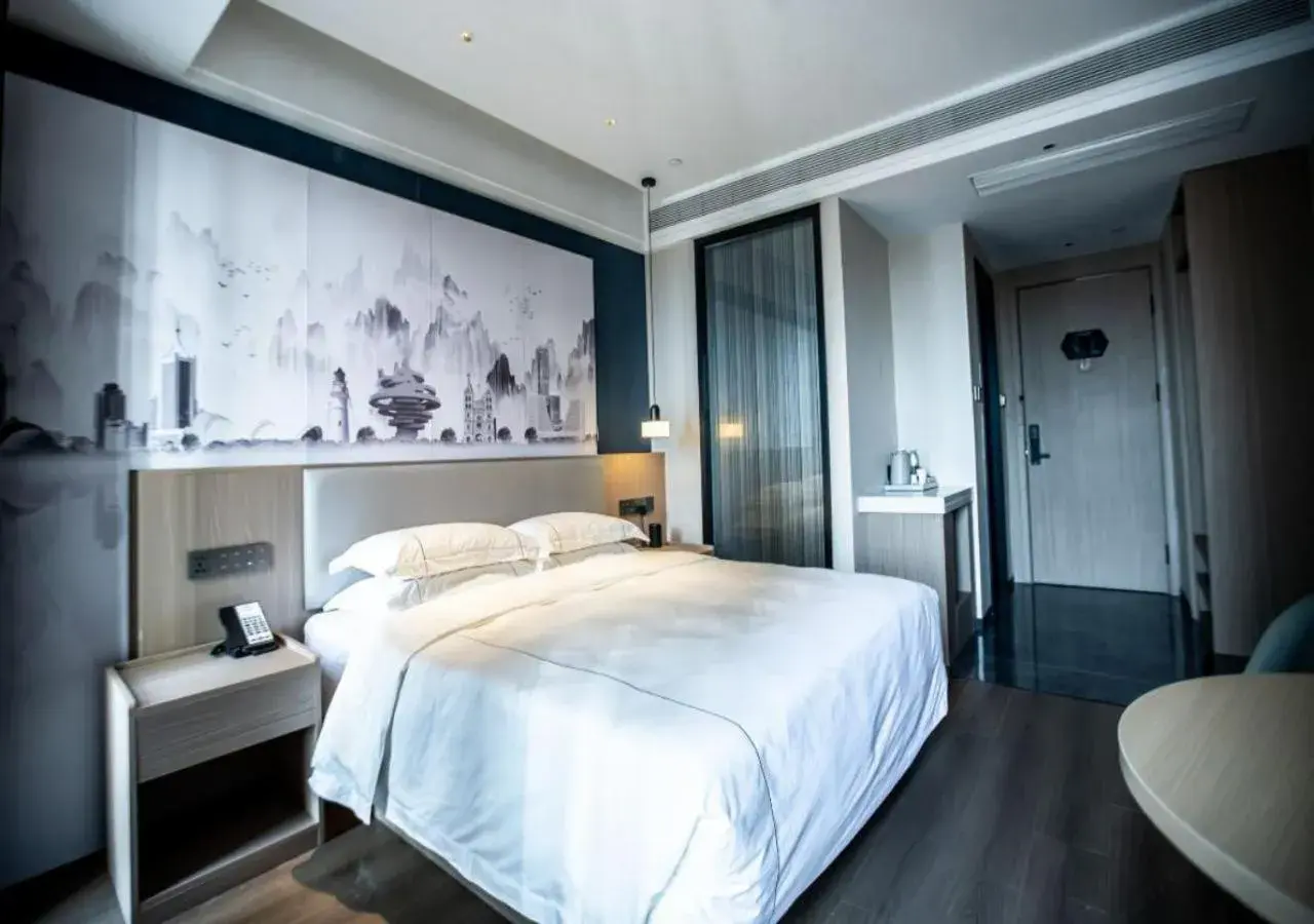 Standard King Room in Microtel by Wyndham Qingdao Huangdao Standard King Room in Microtel by Wyndham Qingdao Huangdao