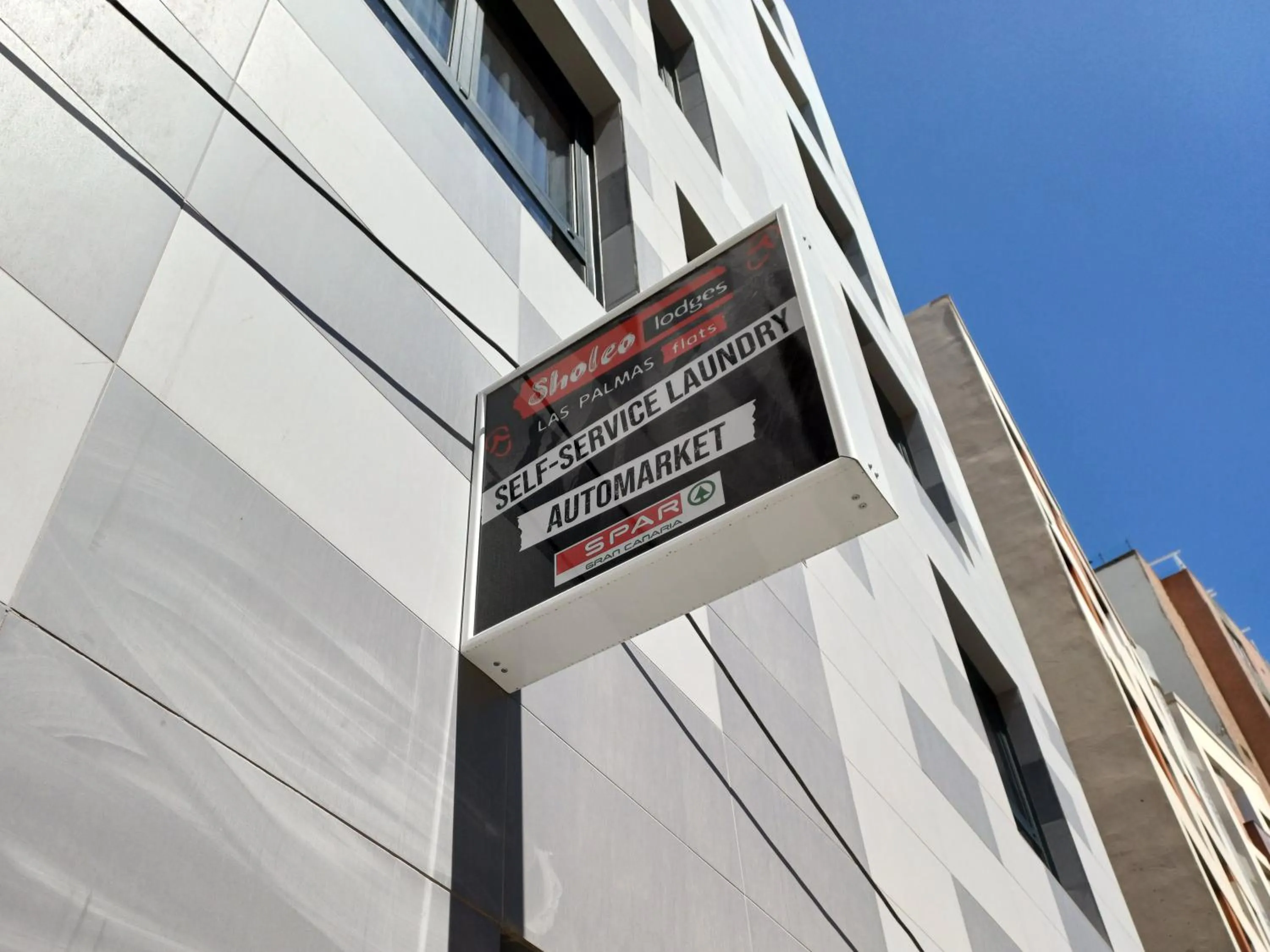 laundry in Sholeo Lodges Las Palmas Flats