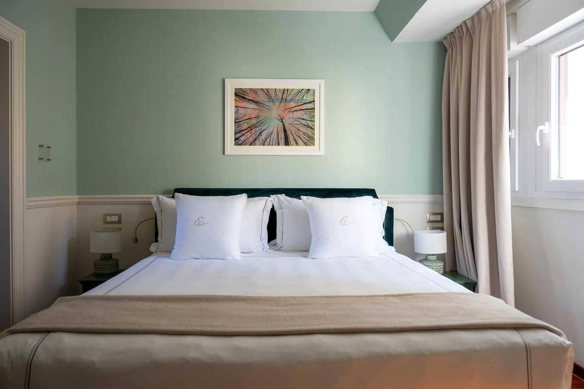 Bed in Elizabeth Unique Apartments - a Member of Design Hotels