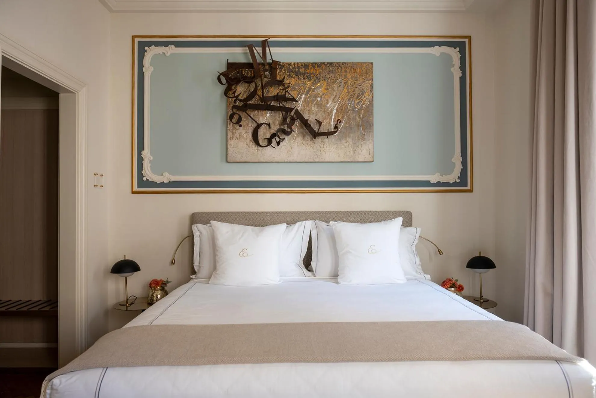 Bed in Elizabeth Unique Apartments - a Member of Design Hotels