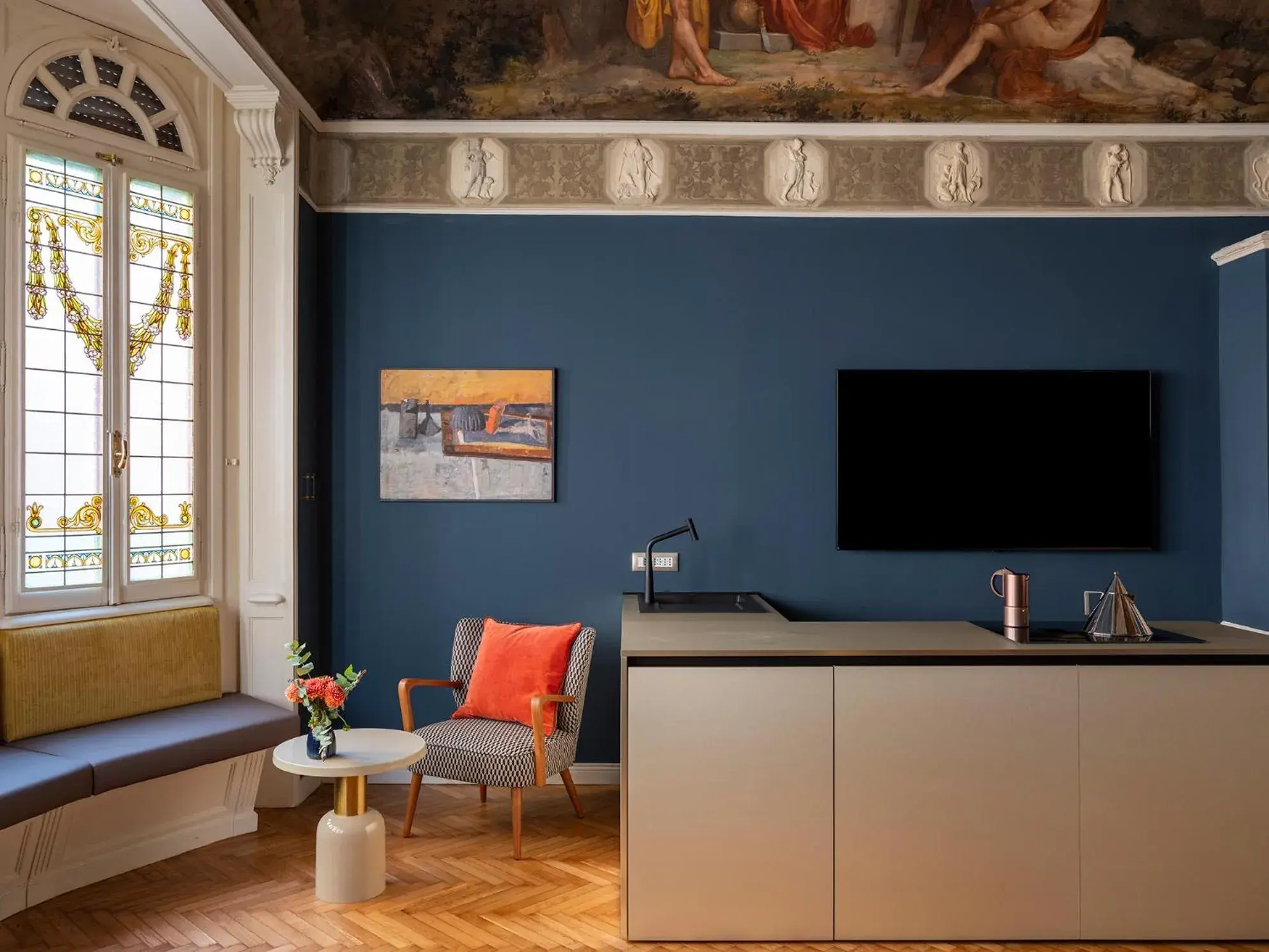 Justitia - Apartment with Frescoes in Elizabeth Unique Apartments - a Member of Design Hotels Justitia - Apartment with Frescoes in Elizabeth Unique Apartments - a Member of Design Hotels