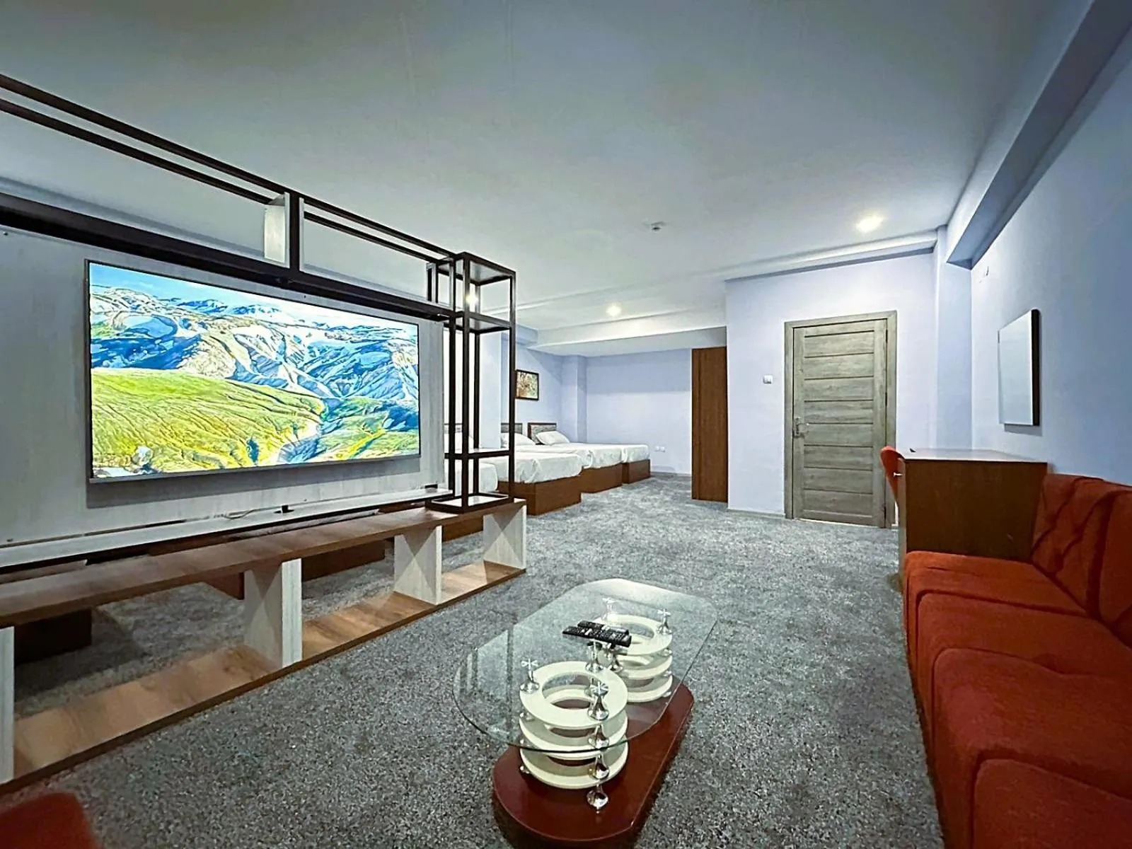 Communal lounge/ TV room in Amazon Hotel - Free Massage