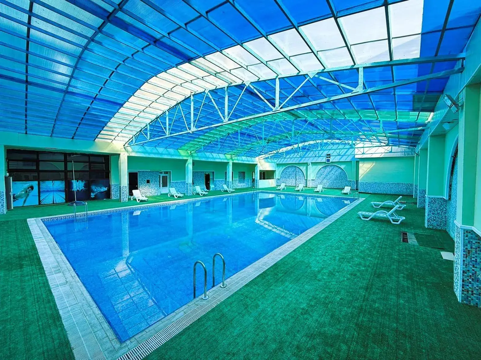 Swimming pool in Amazon Hotel - Free Massage Swimming pool in Amazon Hotel - Free Massage