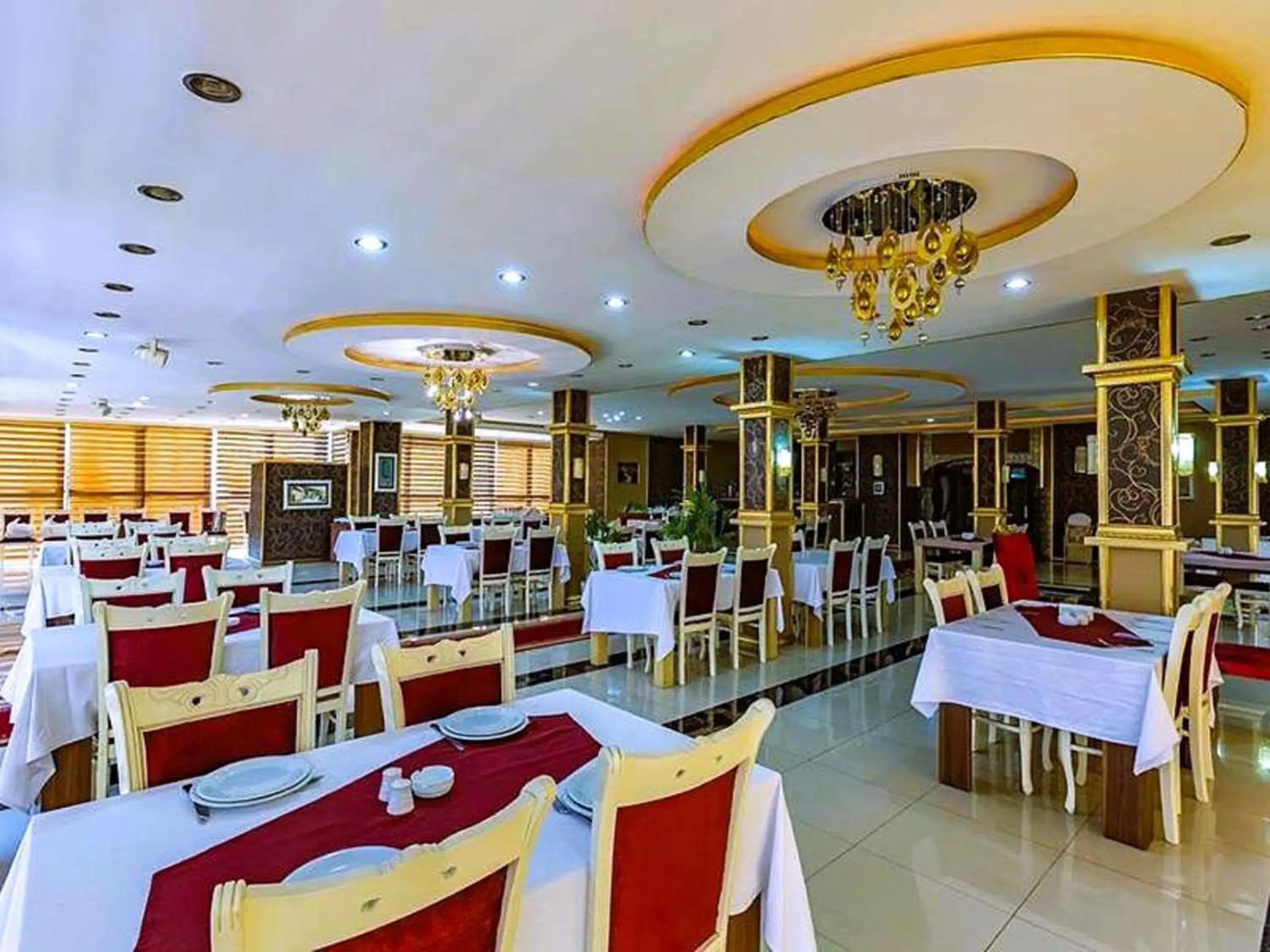 Restaurant/places to eat in Amazon Hotel - Free Massage Restaurant/places to eat in Amazon Hotel - Free Massage