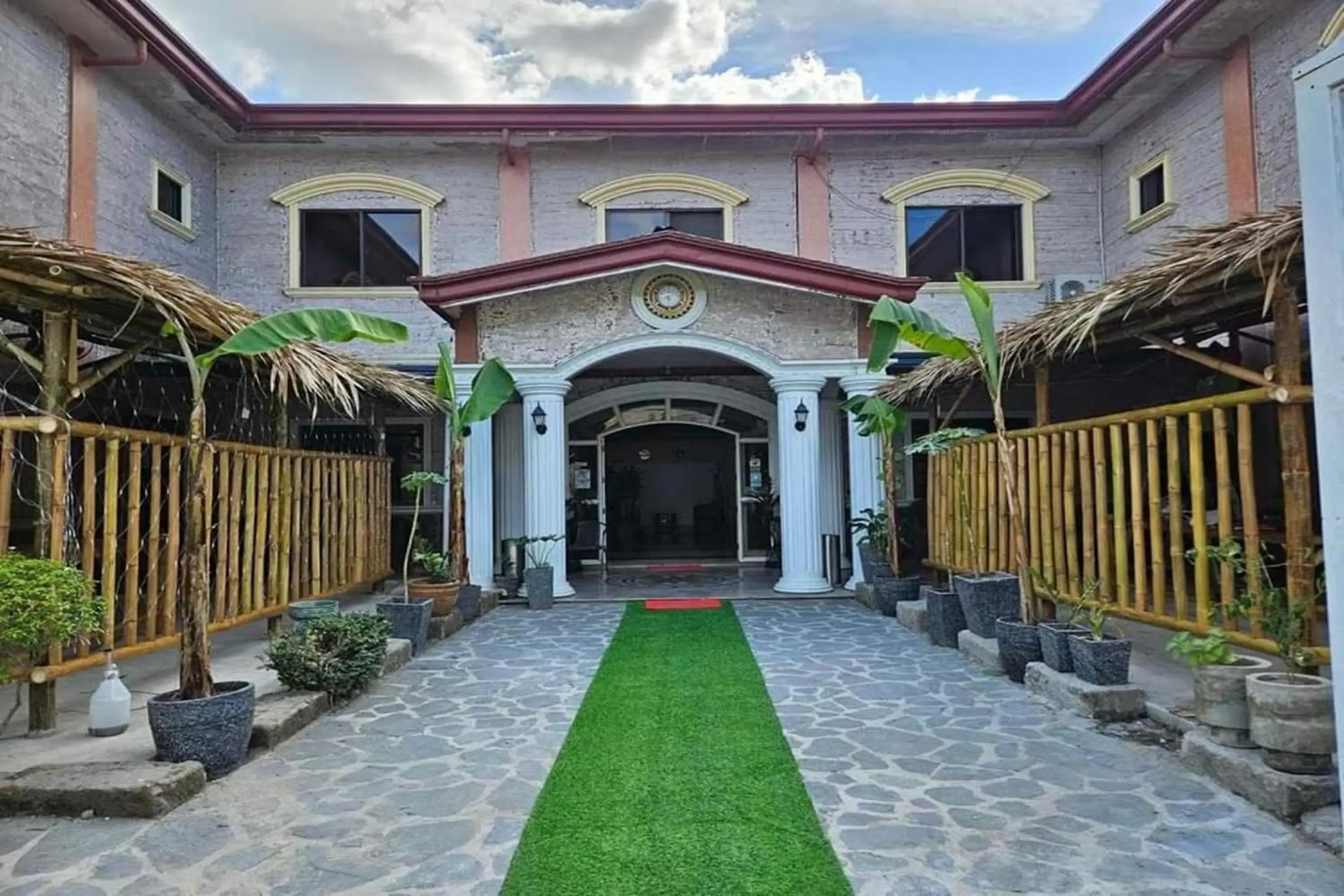 Property building in Garden Suite Hotel near Koreatown Property building in Garden Suite Hotel near Koreatown