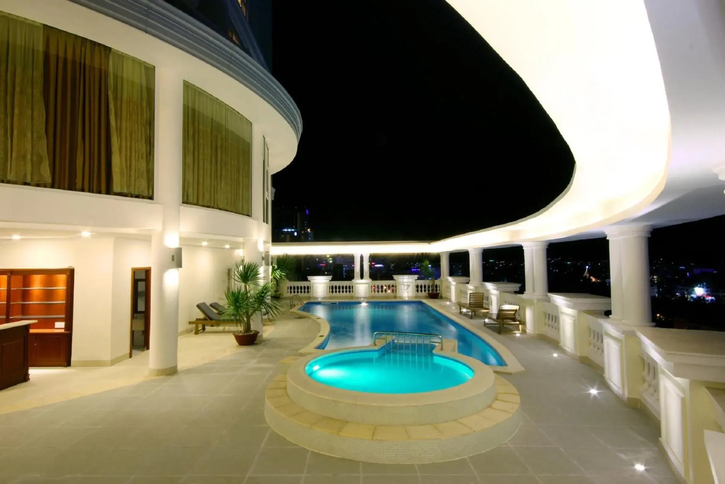 Swimming pool in Nha Trang Palace Hotel Swimming pool in Nha Trang Palace Hotel