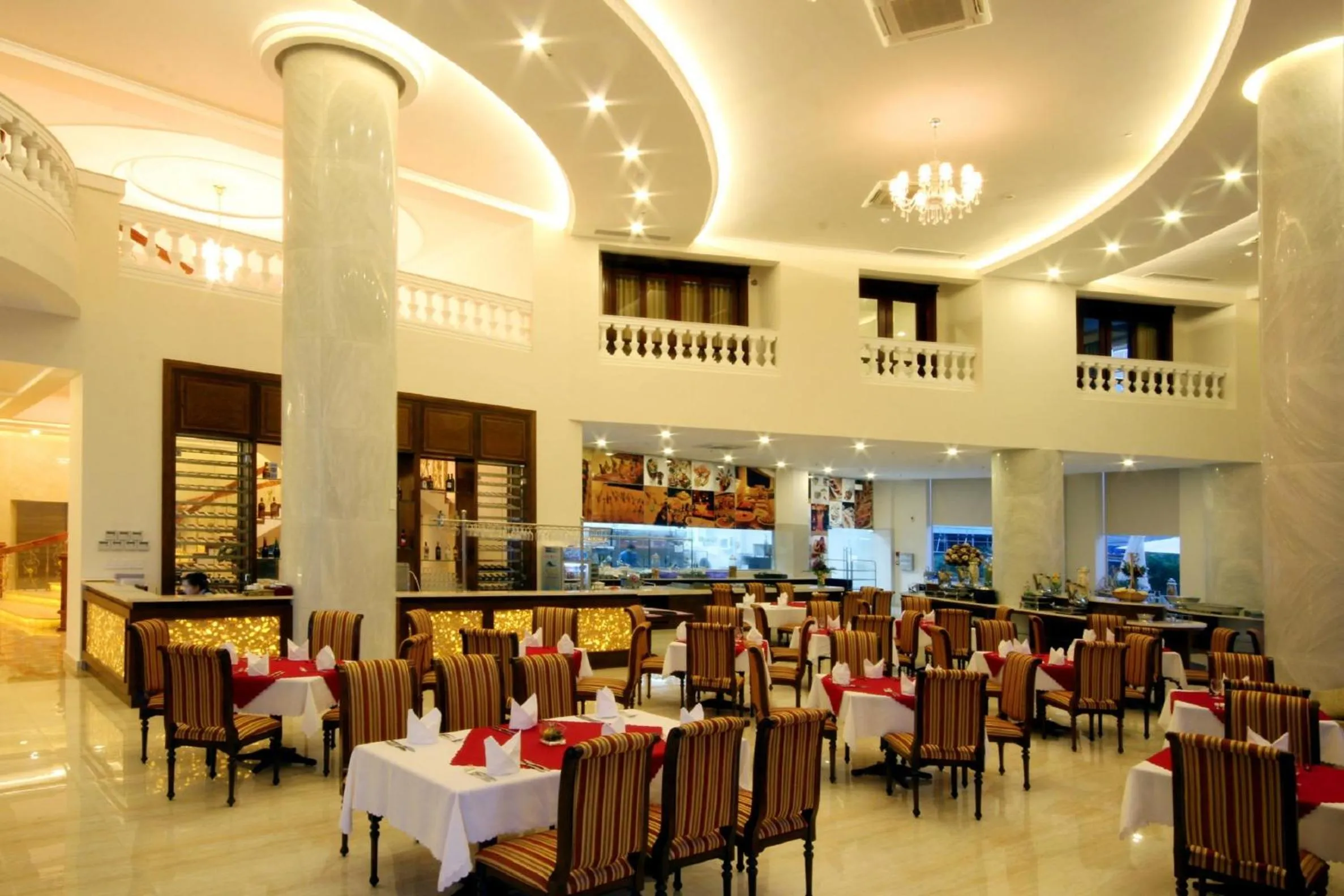 Restaurant/places to eat in Nha Trang Palace Hotel