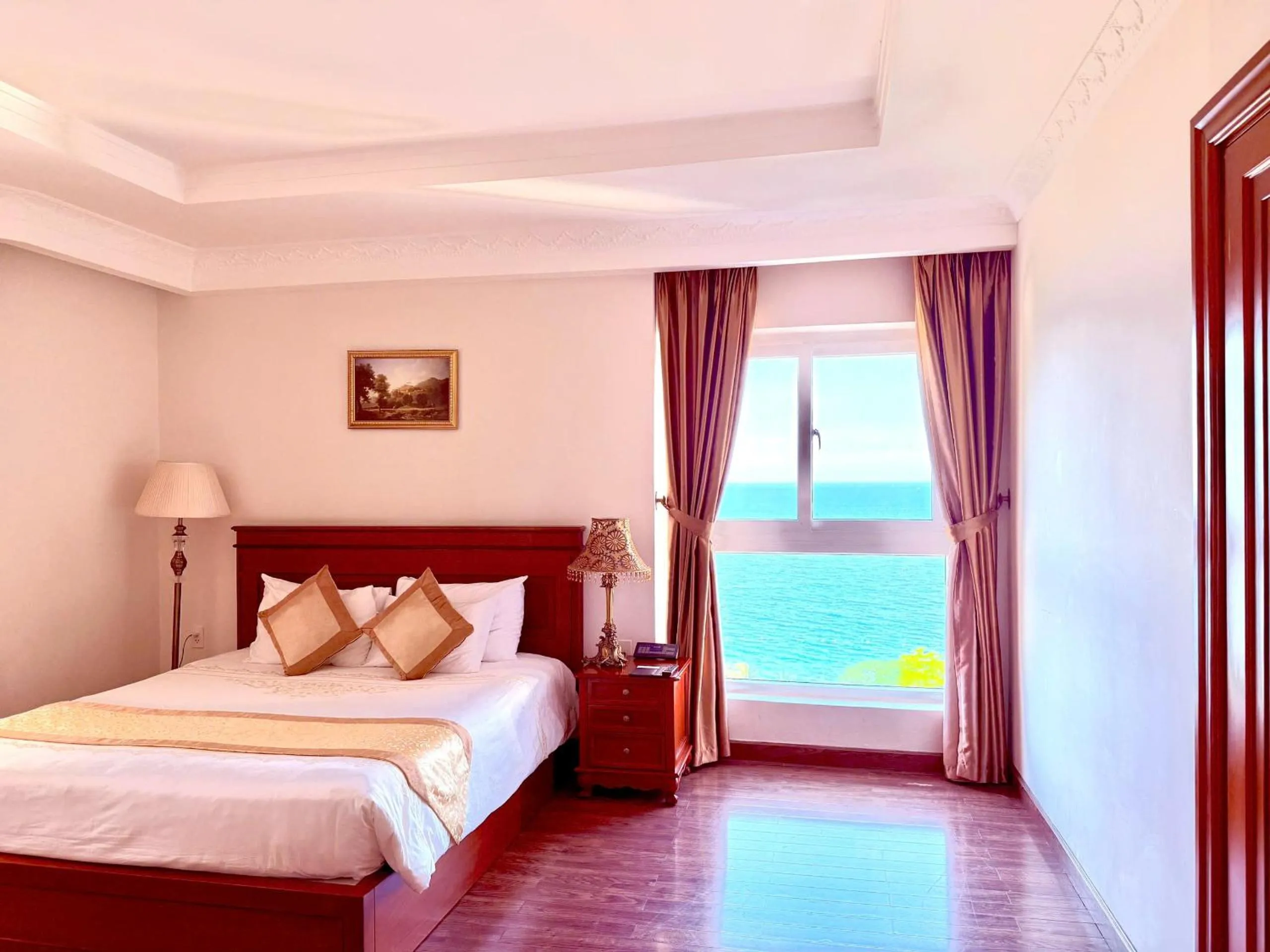 Photo of the whole room, Bed in Nha Trang Palace Hotel