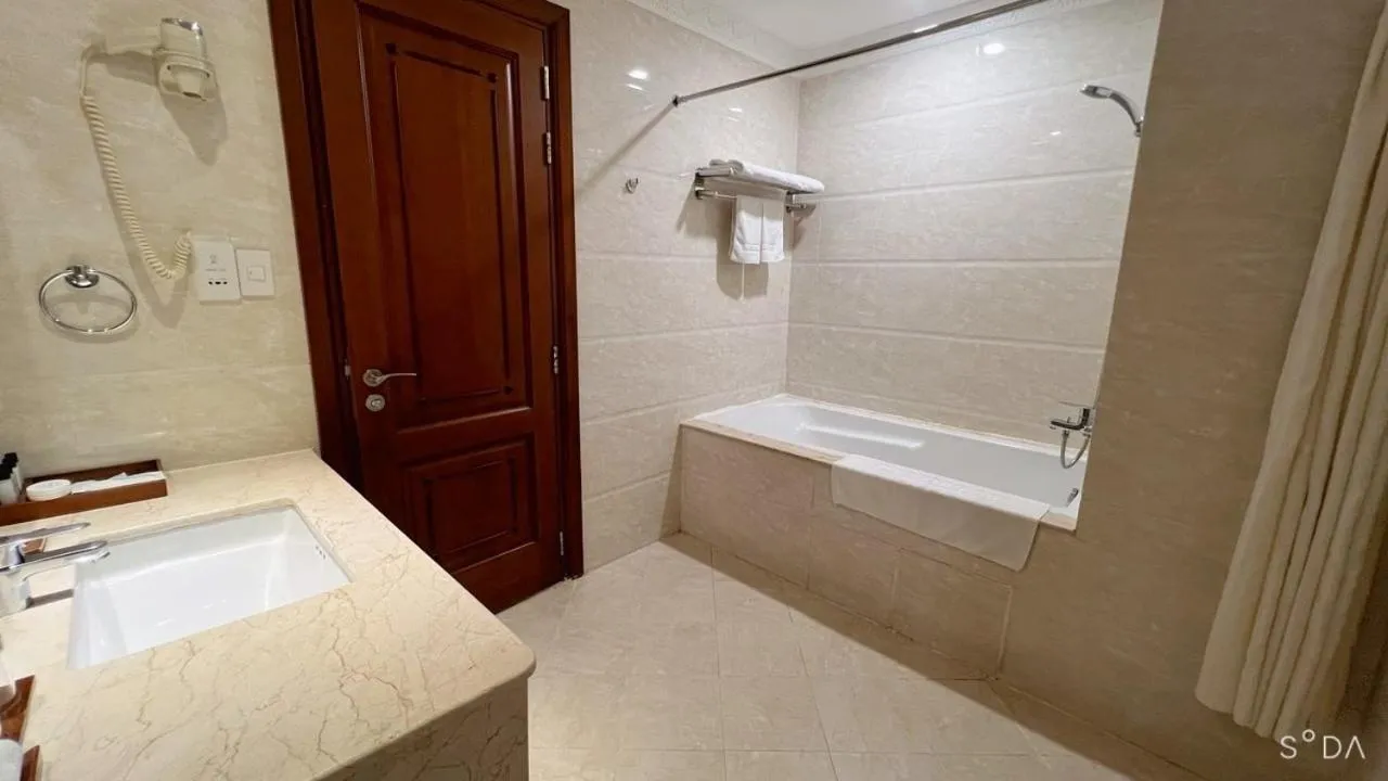 Bath in Nha Trang Palace Hotel