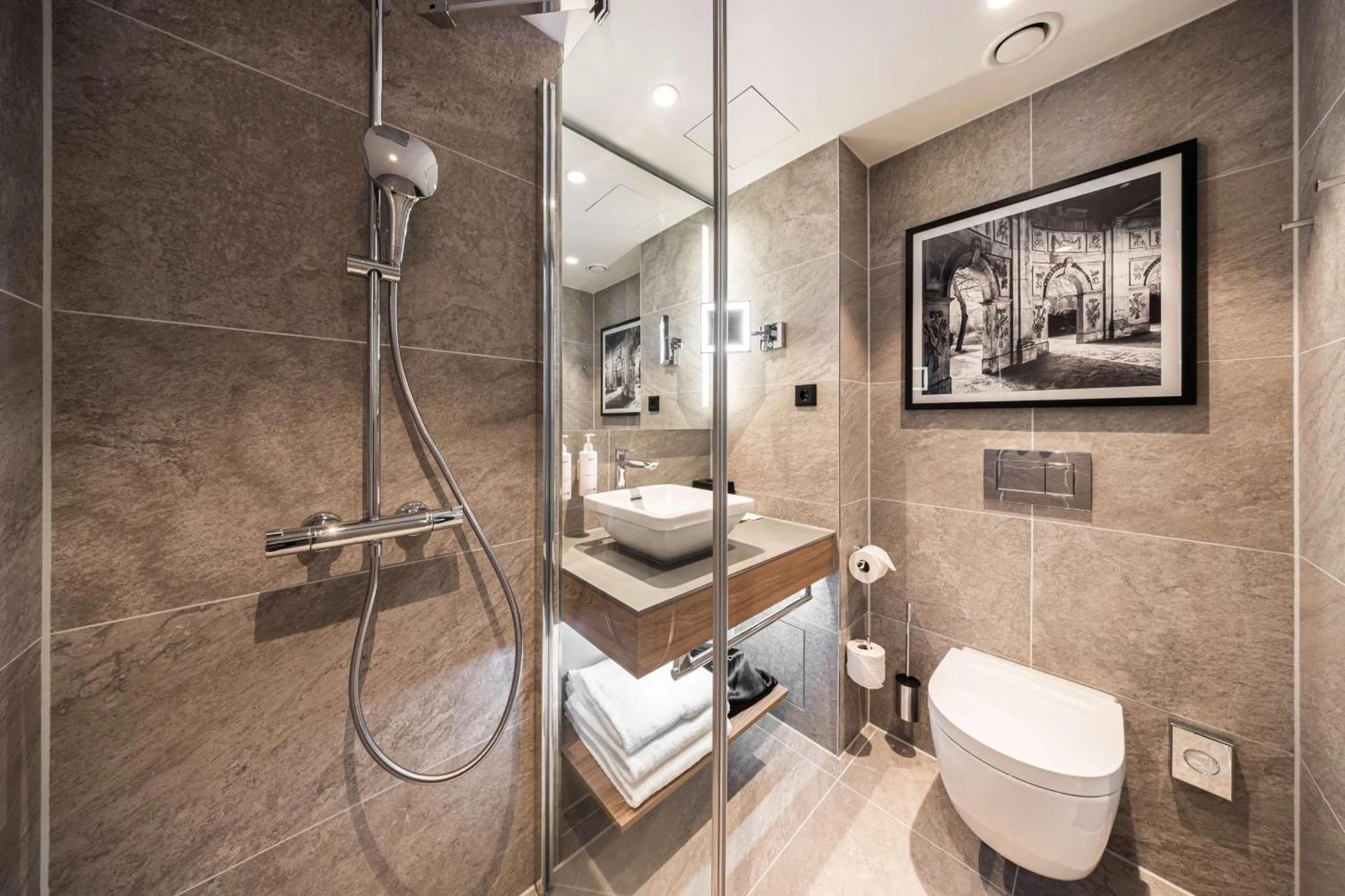 Bathroom in Radisson Hotel Leipzig