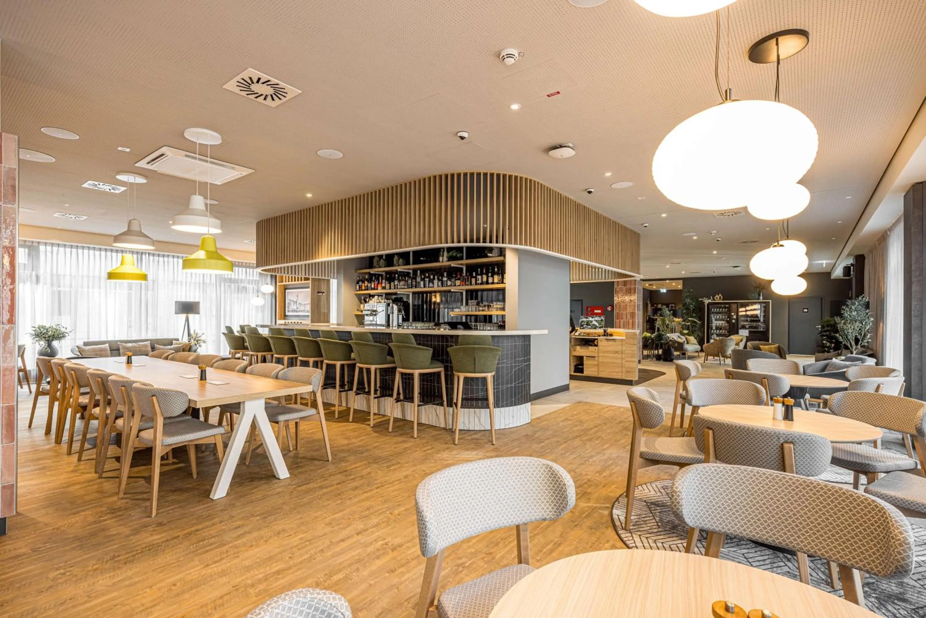 Lounge or bar in Radisson Hotel Leipzig