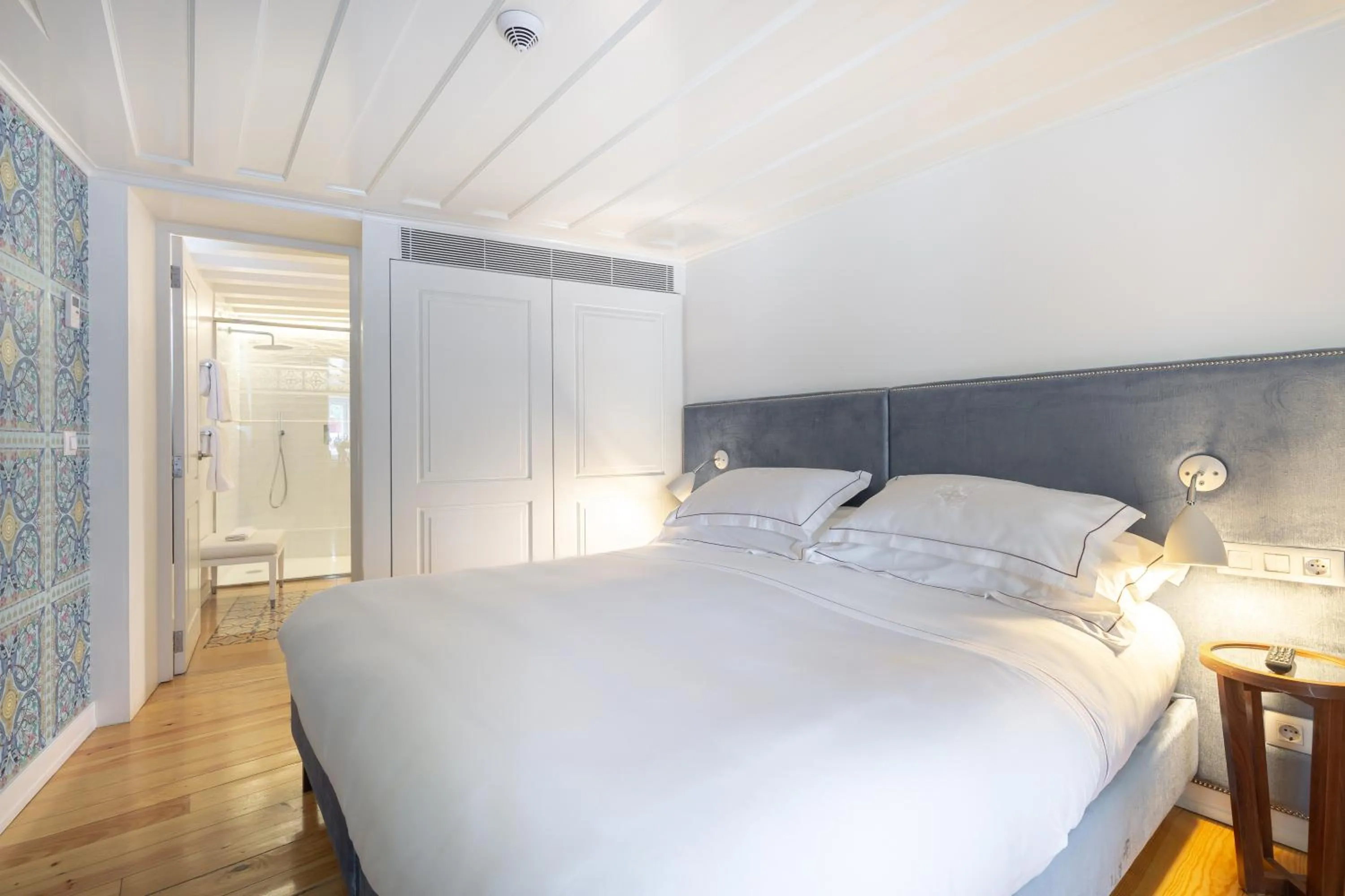 Bedroom, Bed in Santiago de Alfama - Boutique Hotel