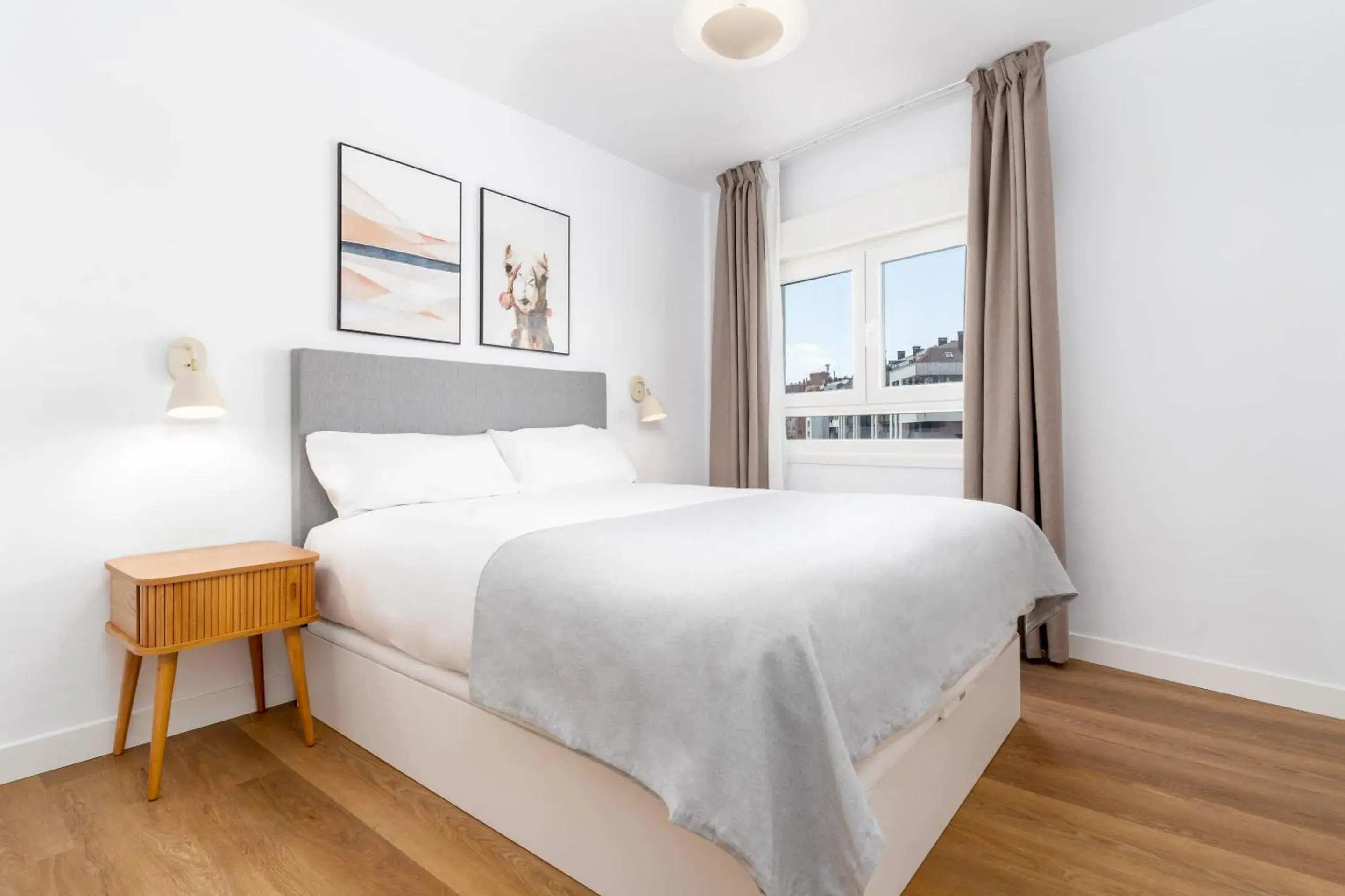 One-Bedroom Apartment with Private Patio in Limehome Oviedo Calle Postigo Bajo One-Bedroom Apartment with Private Patio in Limehome Oviedo Calle Postigo Bajo