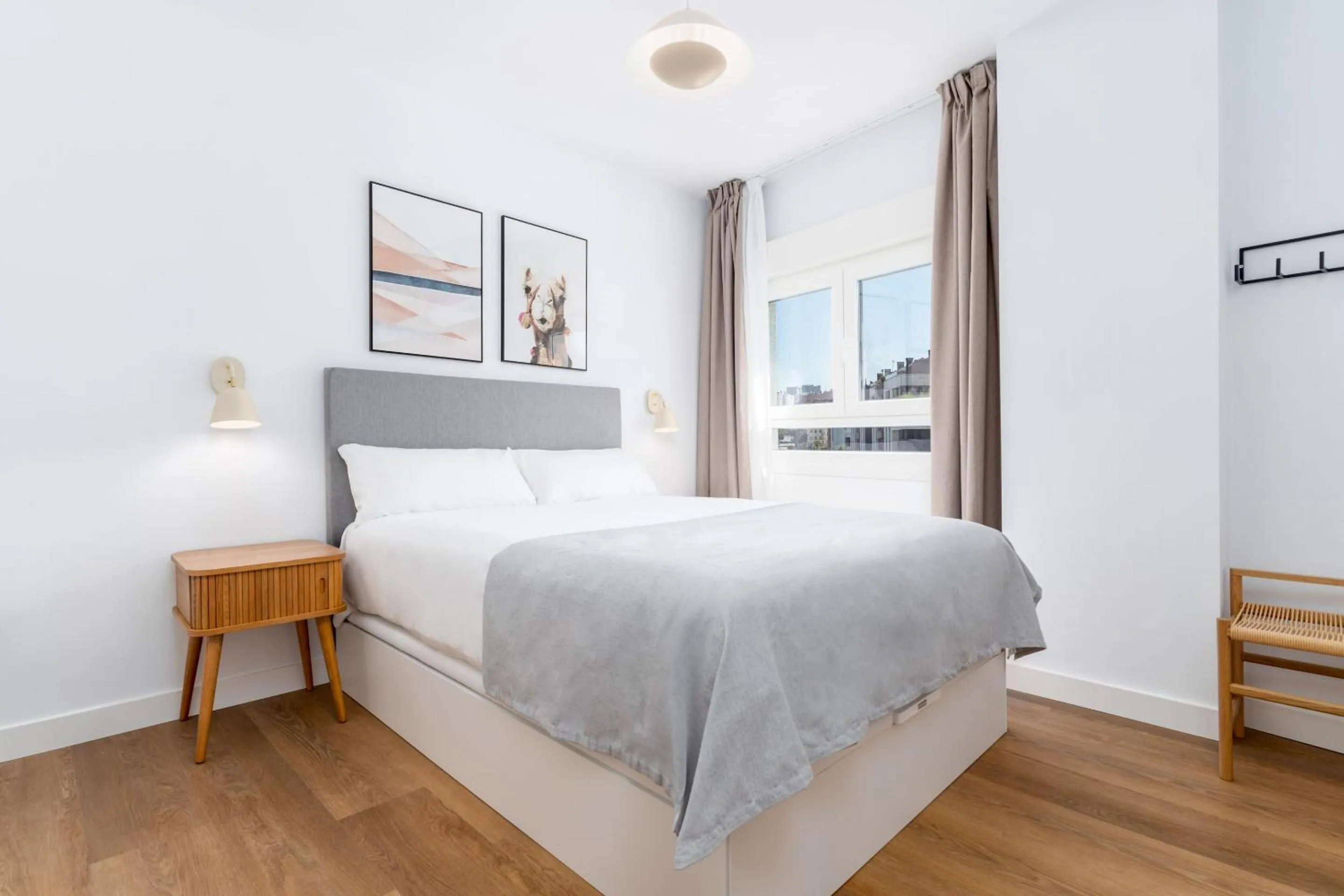 Bed in Limehome Oviedo Calle Postigo Bajo