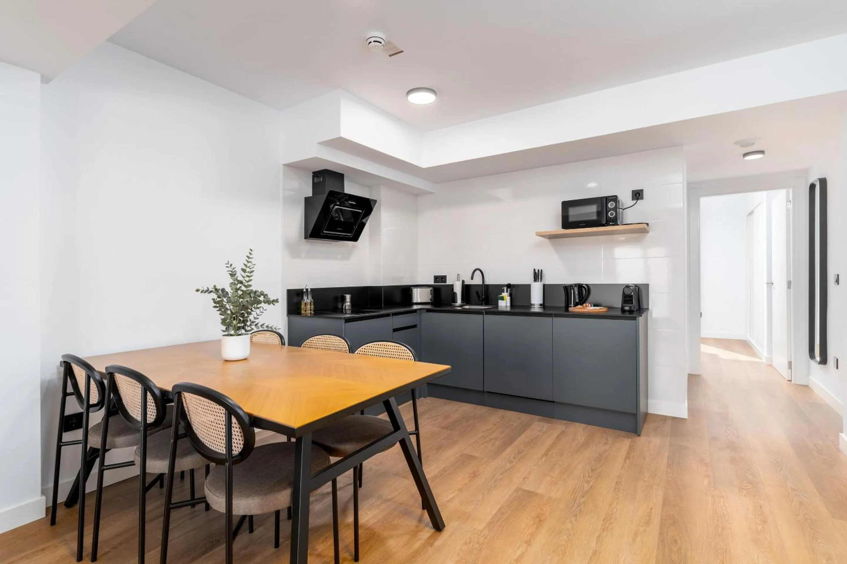 Kitchen or kitchenette in Limehome Oviedo Calle Postigo Bajo