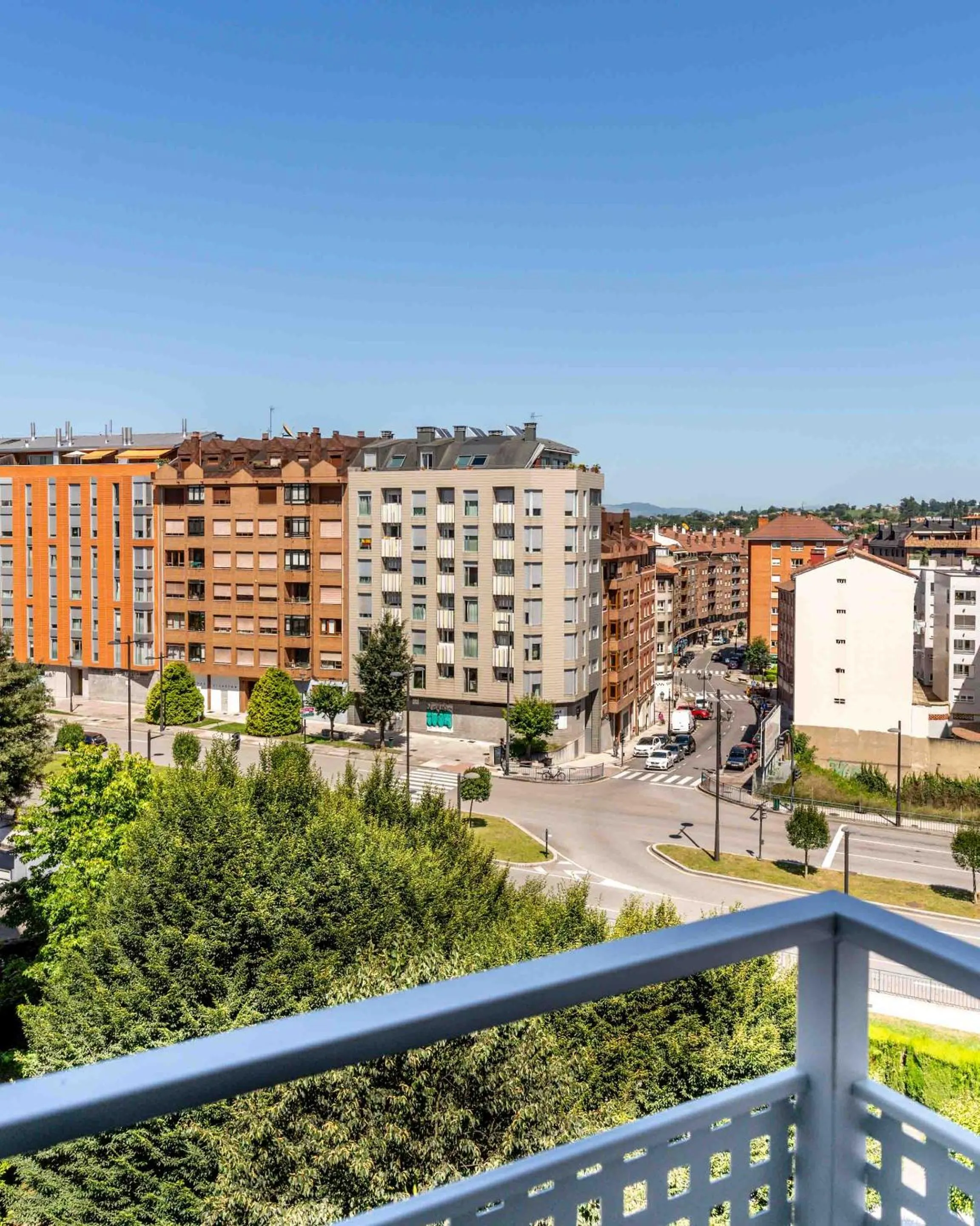 Day in Limehome Oviedo Calle Postigo Bajo