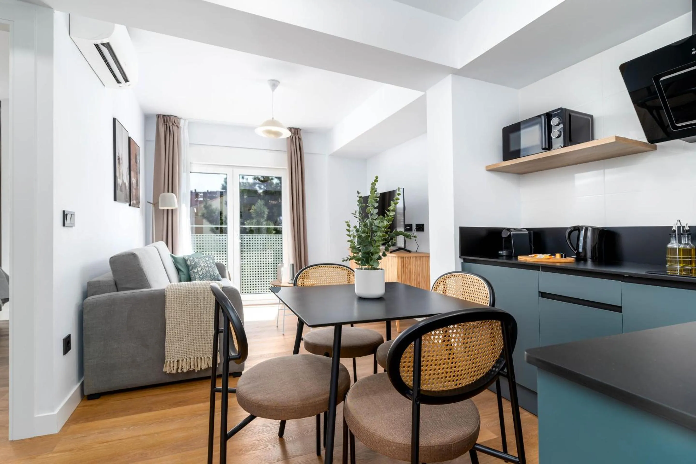 Kitchen or kitchenette in Limehome Oviedo Calle Postigo Bajo