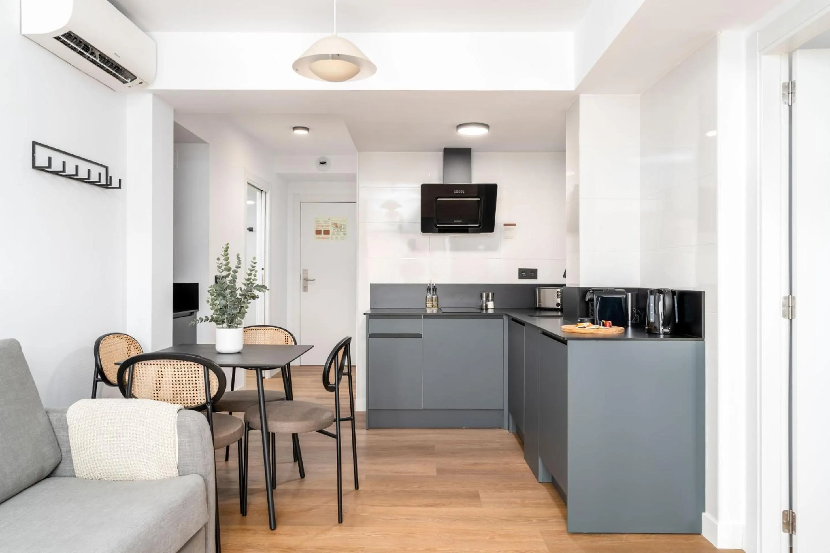 Kitchen or kitchenette in Limehome Oviedo Calle Postigo Bajo