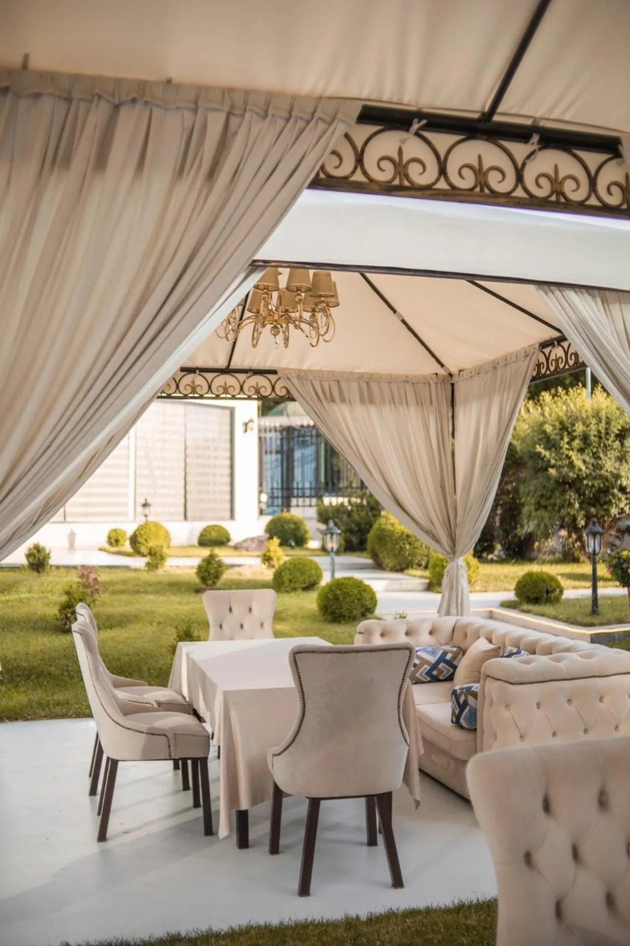 Restaurant/places to eat in City Palace Hotel Tashkent