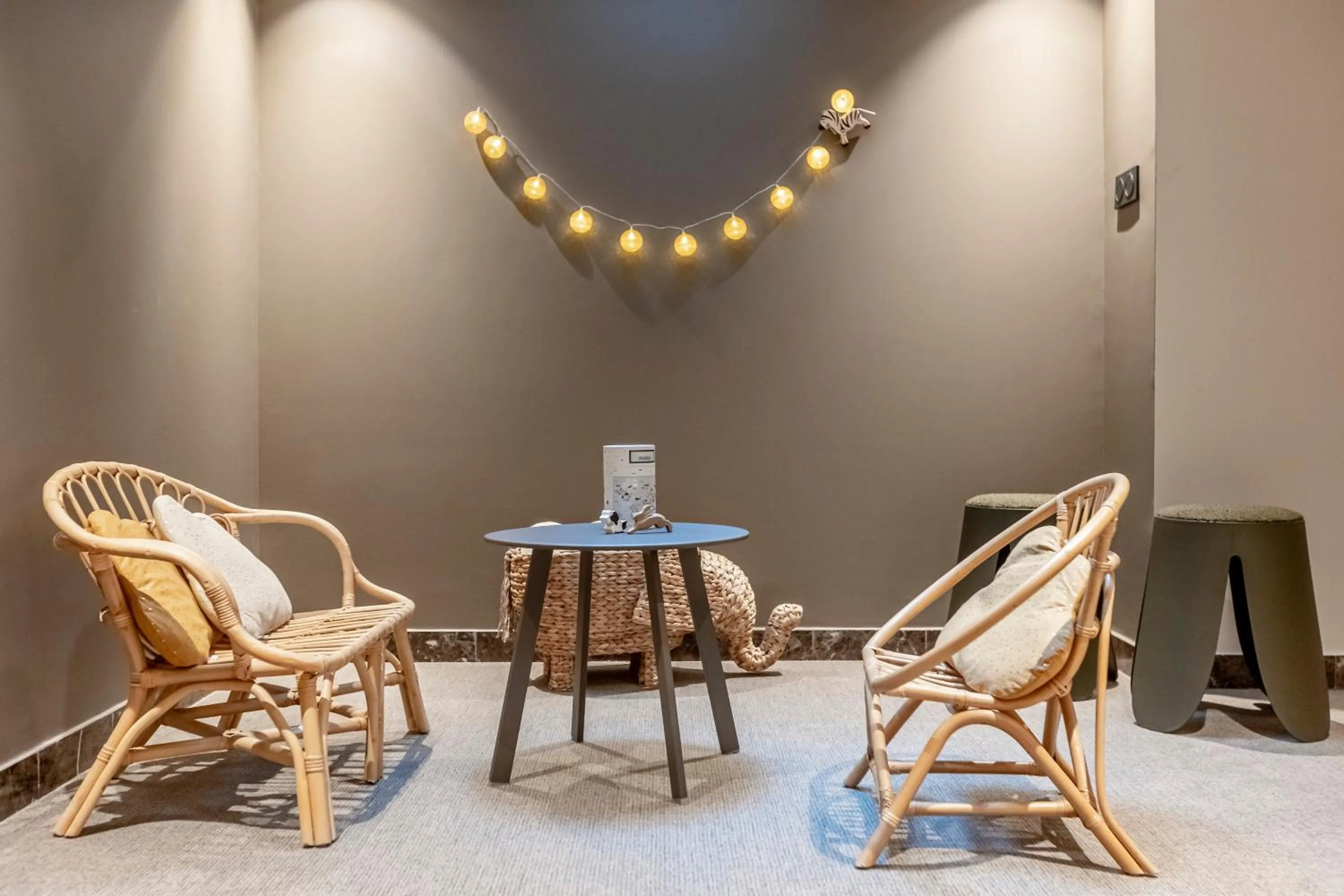 Communal lounge/ TV room in Le Madame By Sweett