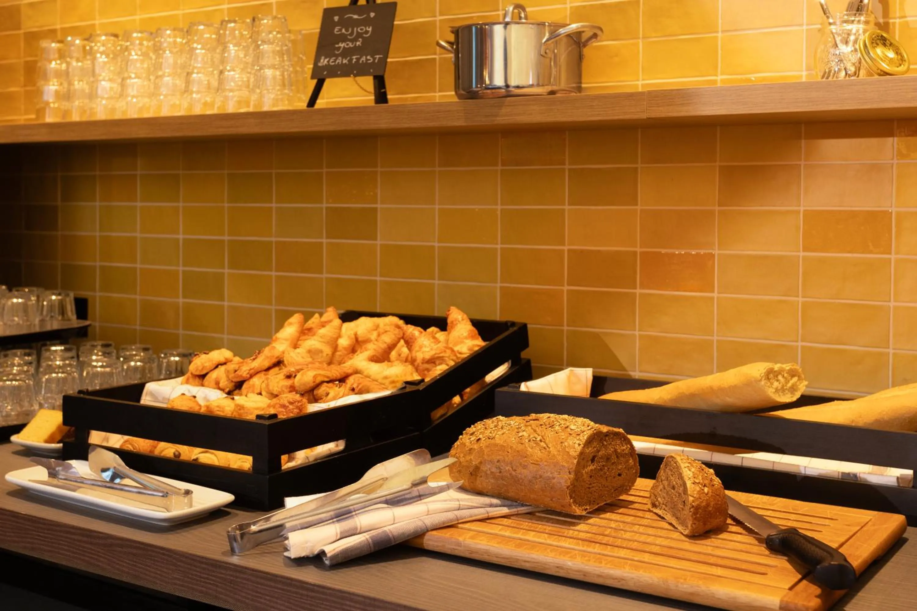 Breakfast in Aparthotel Adagio Access Brussels Airport