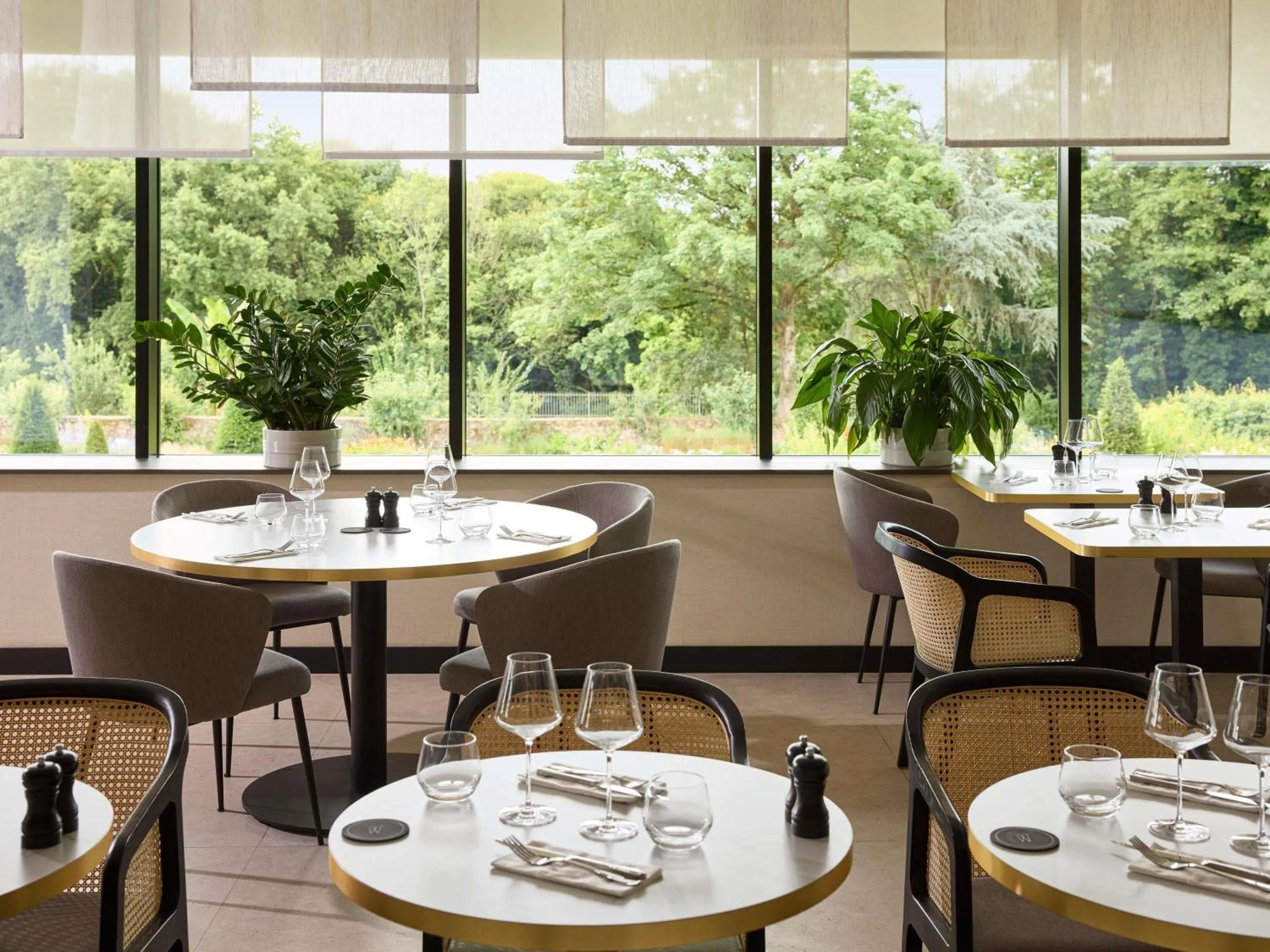 Breakfast in Domaine du Liziec Vannes - MGallery Collection